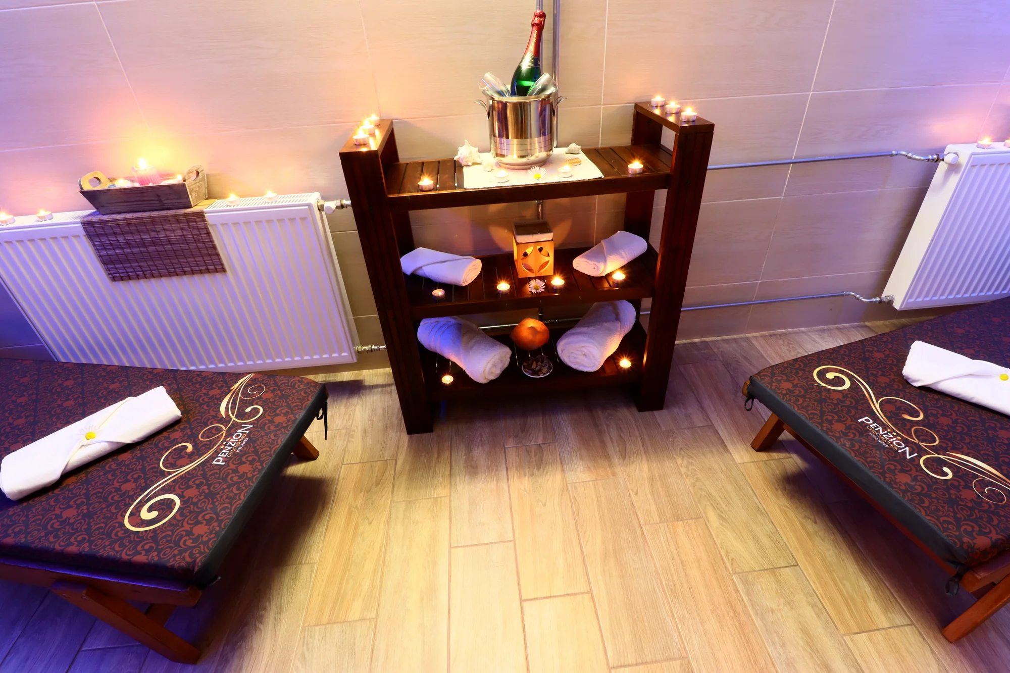 Privátní wellness: finská sauna nebo vířivka na 60 nebo 120 minut pro 2 osoby