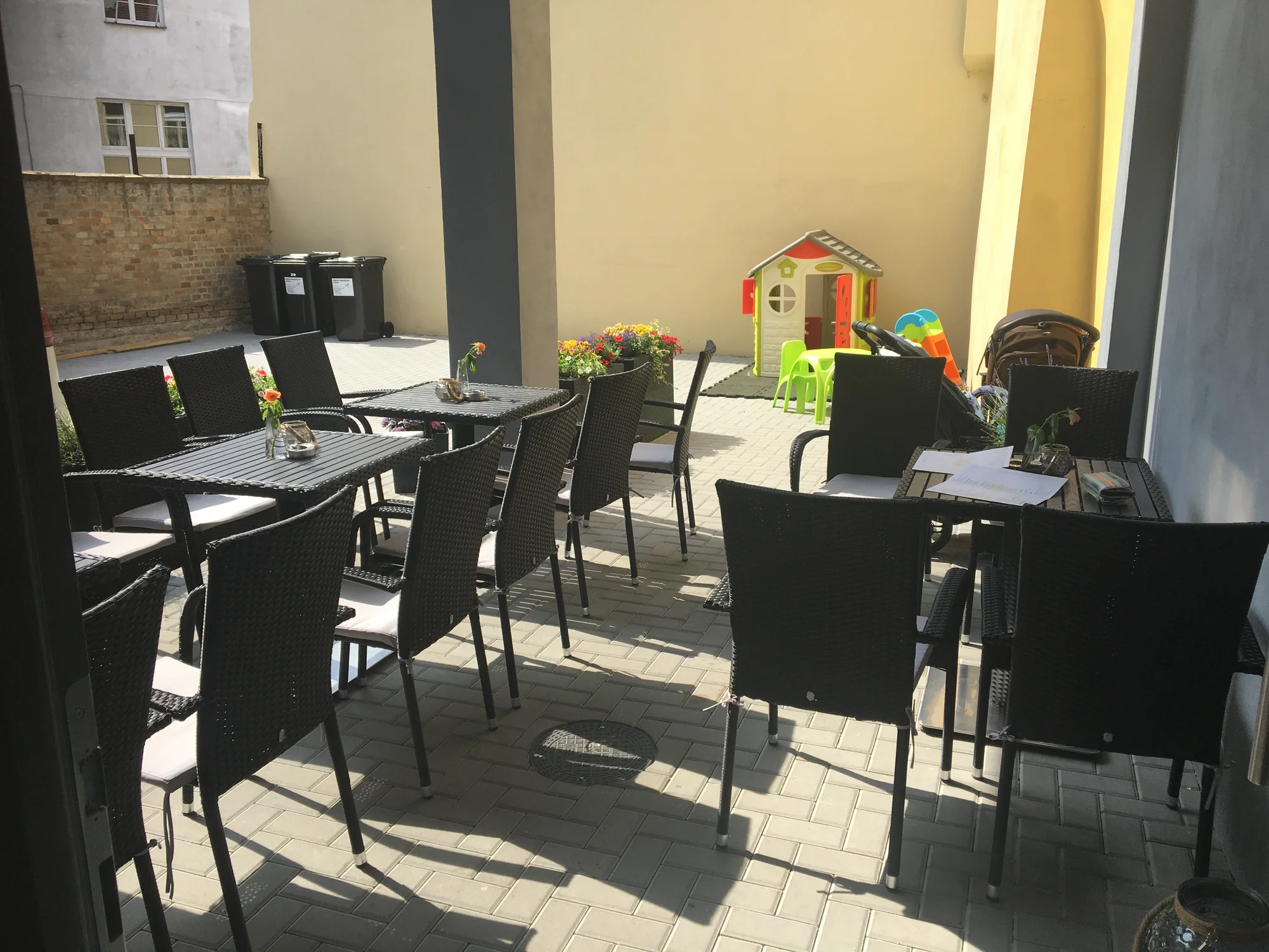 Otevřený voucher na celé menu v kavárně v centru Budějovic: 200-400 Kč