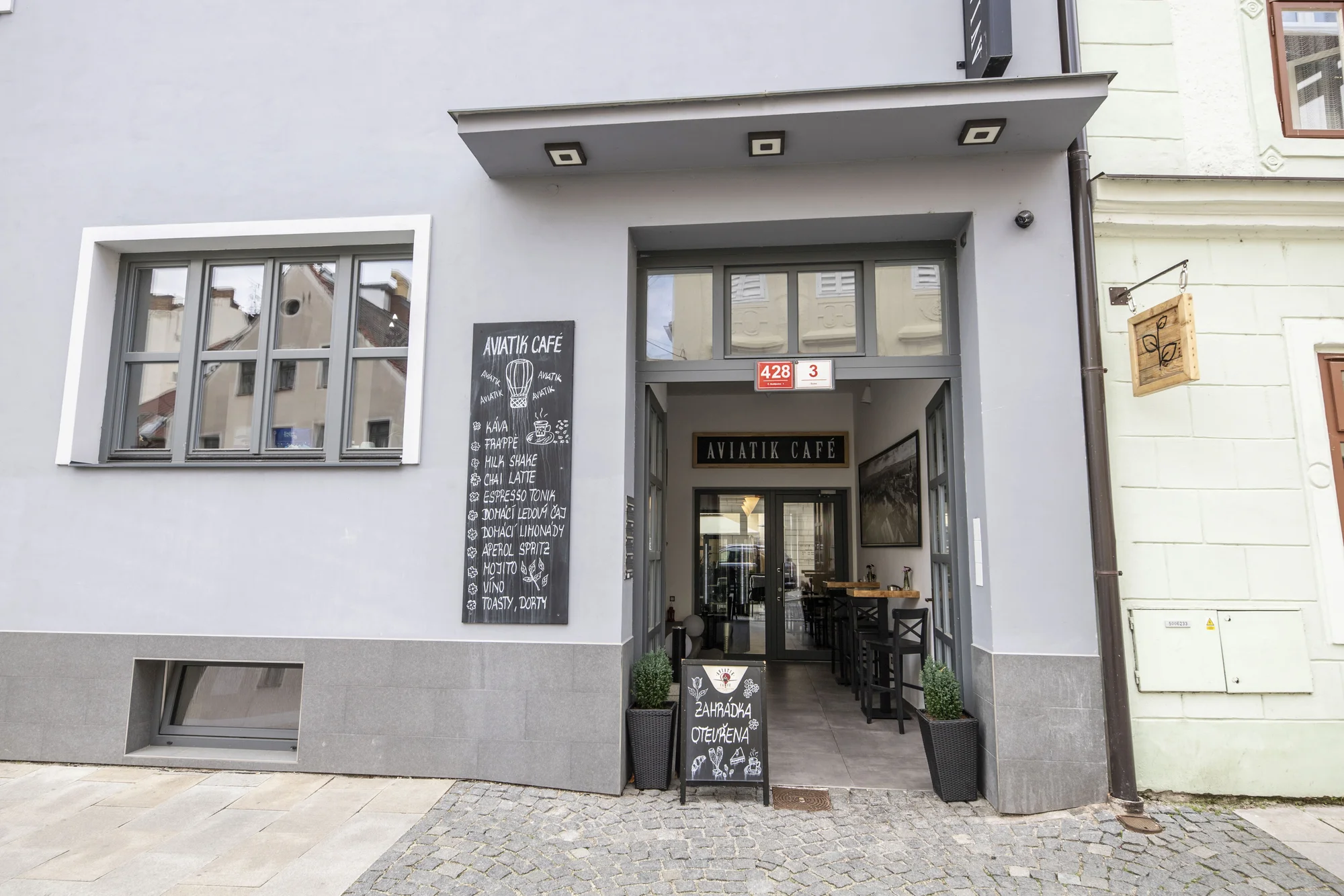 Káva a limonáda podle výběru v centru Budějovic pro 1 i 2 osoby