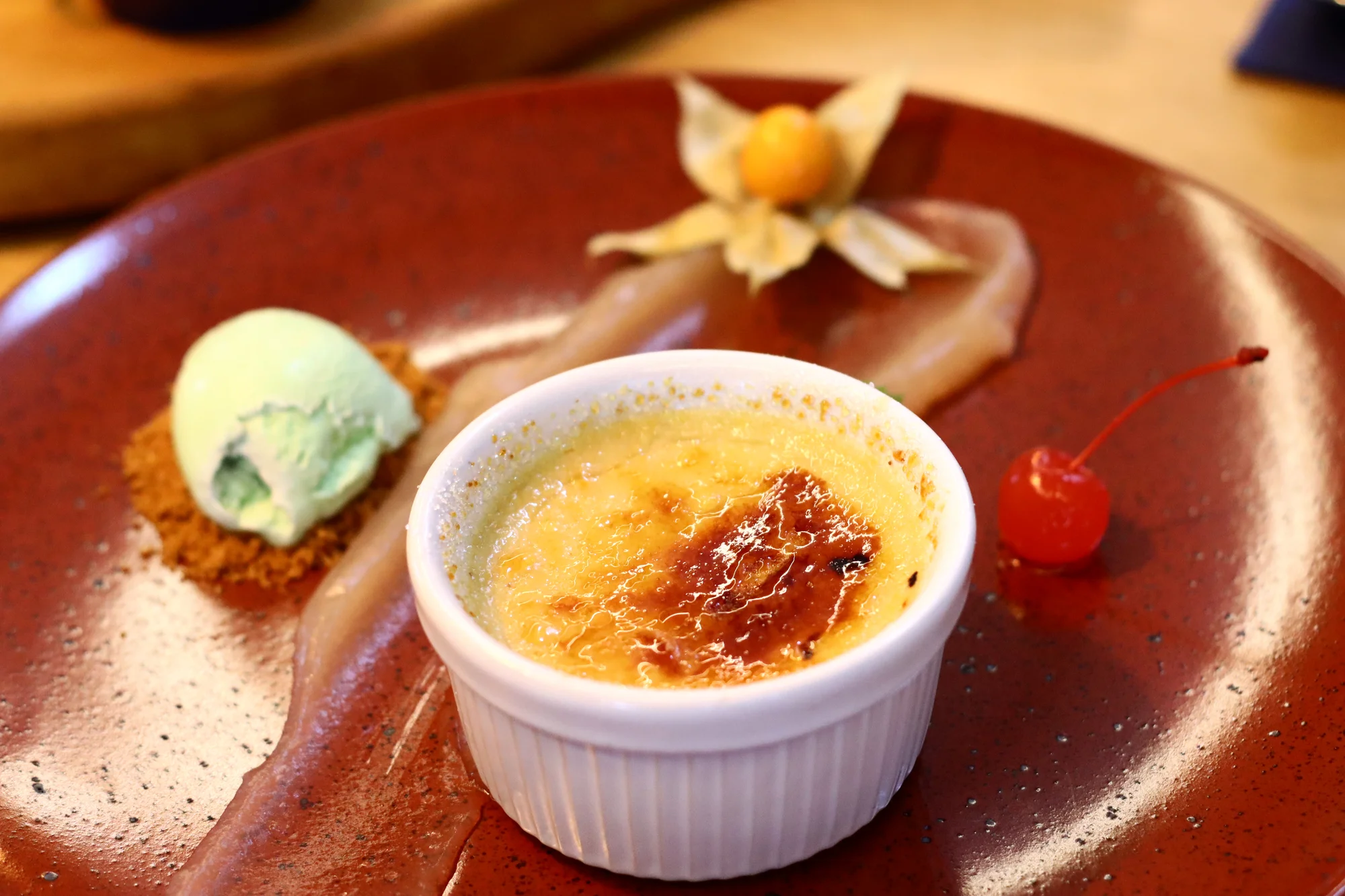 Kachní paštika, maso flambované na meči a crème brûlée pro 2 osoby
