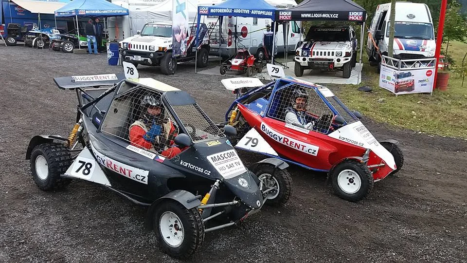 Adrenalinová jízda i celý den v závodní buggy: palivo, profi trať a instruktáž od mistra ČR