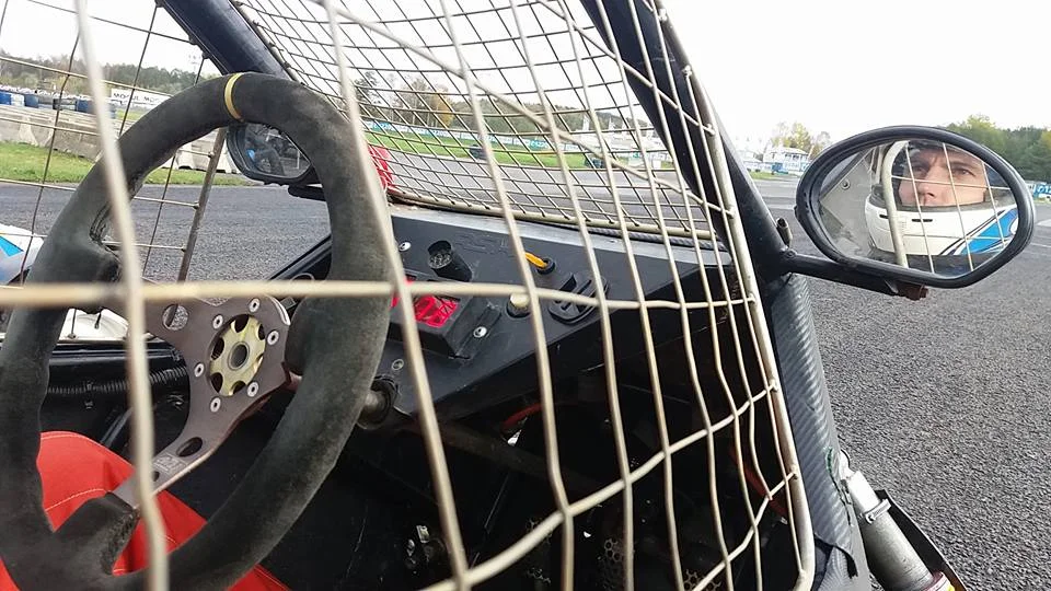 Adrenalinová jízda i celý den v závodní buggy: palivo, profi trať a instruktáž od mistra ČR