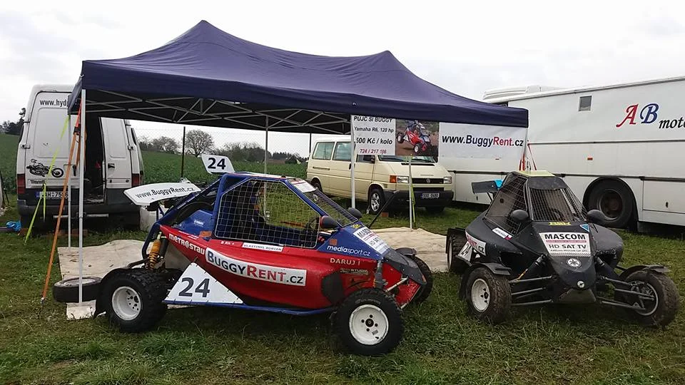 Adrenalinová jízda i celý den v závodní buggy: palivo, profi trať a instruktáž od mistra ČR