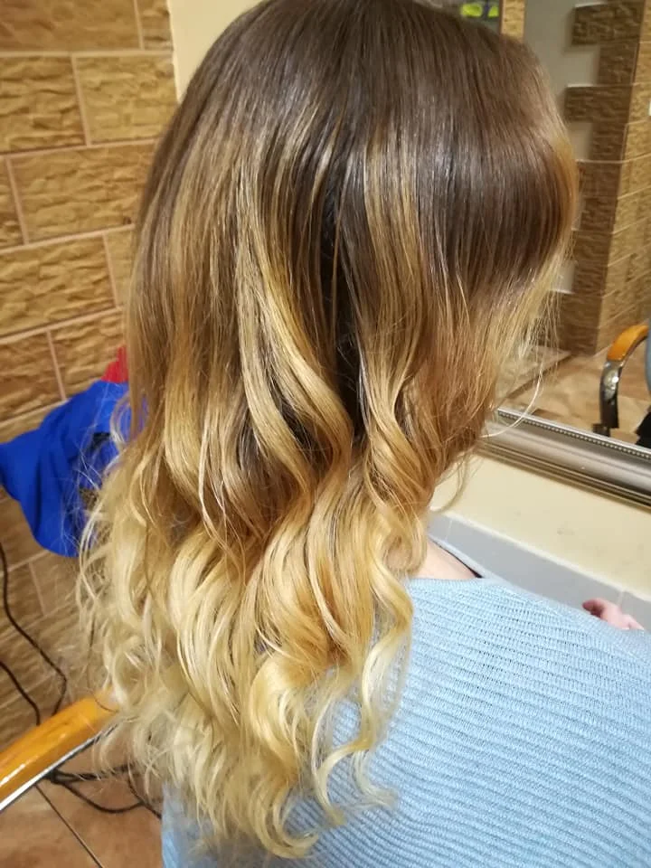Kompletní kadeřnické balíčky pro ženy: střih a ombré, barva i balayage