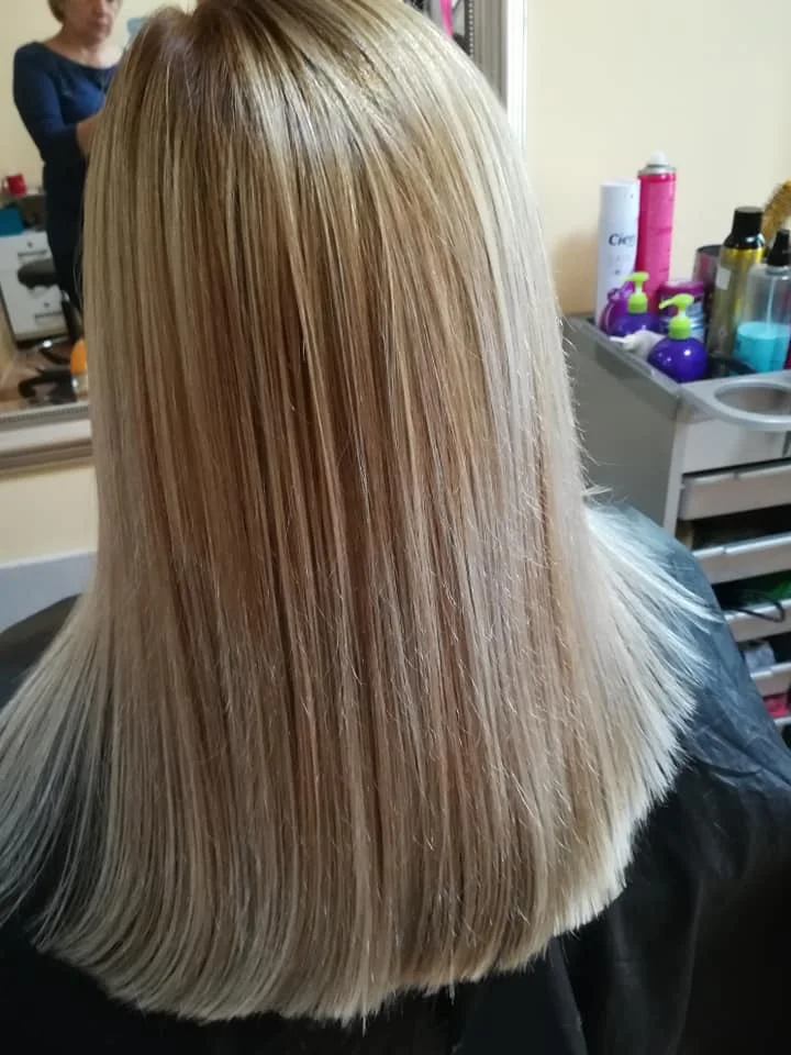 Kompletní kadeřnické balíčky pro ženy: střih a ombré, barva i balayage