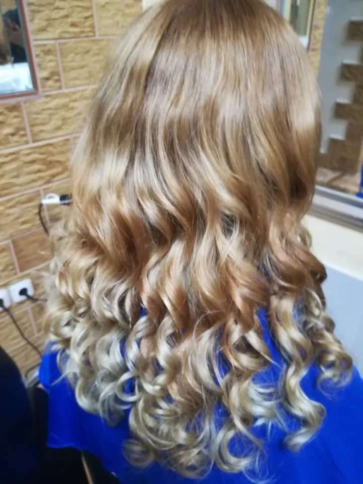 Kompletní kadeřnické balíčky pro ženy: střih a ombré, barva i balayage