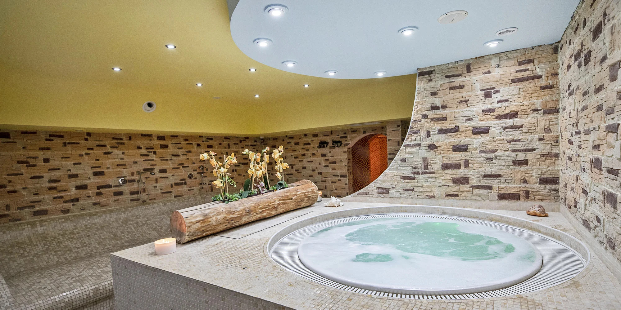 Pobyt ve Špindlerově Mlýně: polopenze, neomezeně wellness se saunou, vířivkou a bazénem
