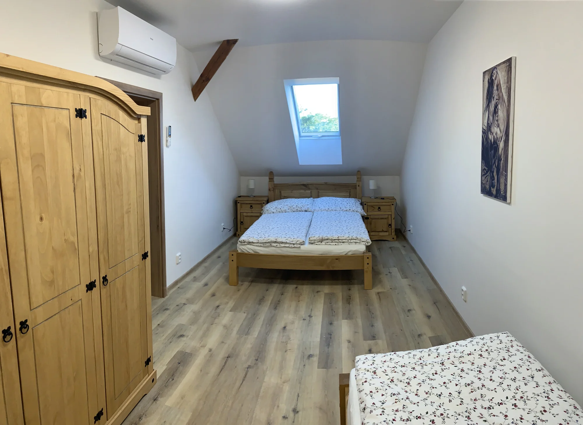 Pobyt na statku pod Brdy: vybavené apartmány až pro 5 osob i vyjížďka na koních