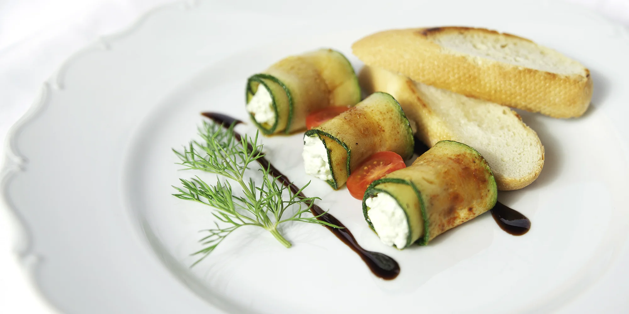 Romantika pro dva: čtyřchodové menu podle výběru, sekt a výzdoba