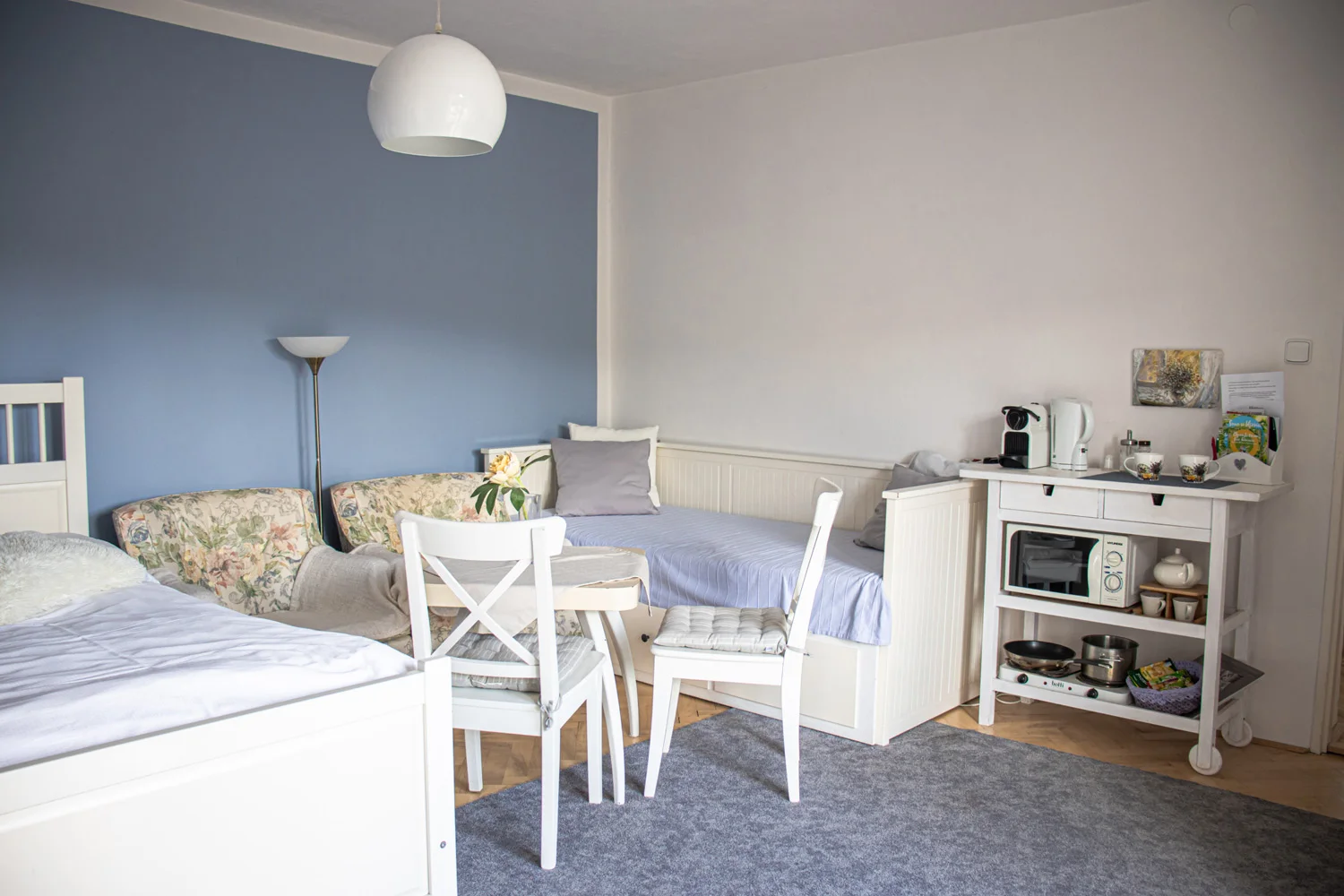Lázeňský relax v Luhačovicích: nové apartmány se zahradou, snídaně i koupel ve wellness sudu
