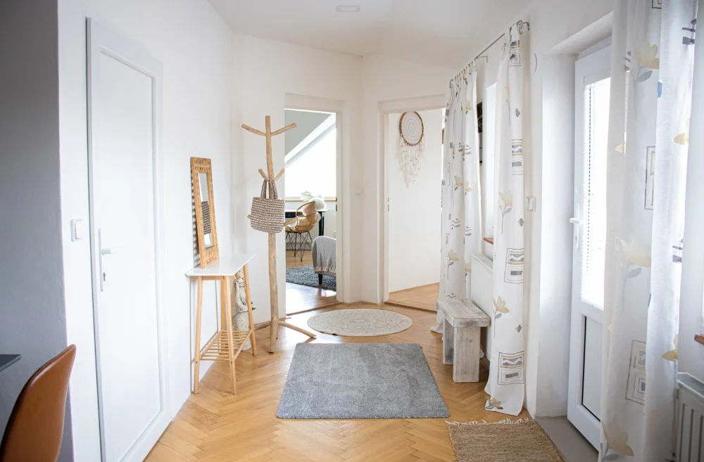 Lázeňský relax v Luhačovicích: nové apartmány se zahradou, snídaně i koupel ve wellness sudu
