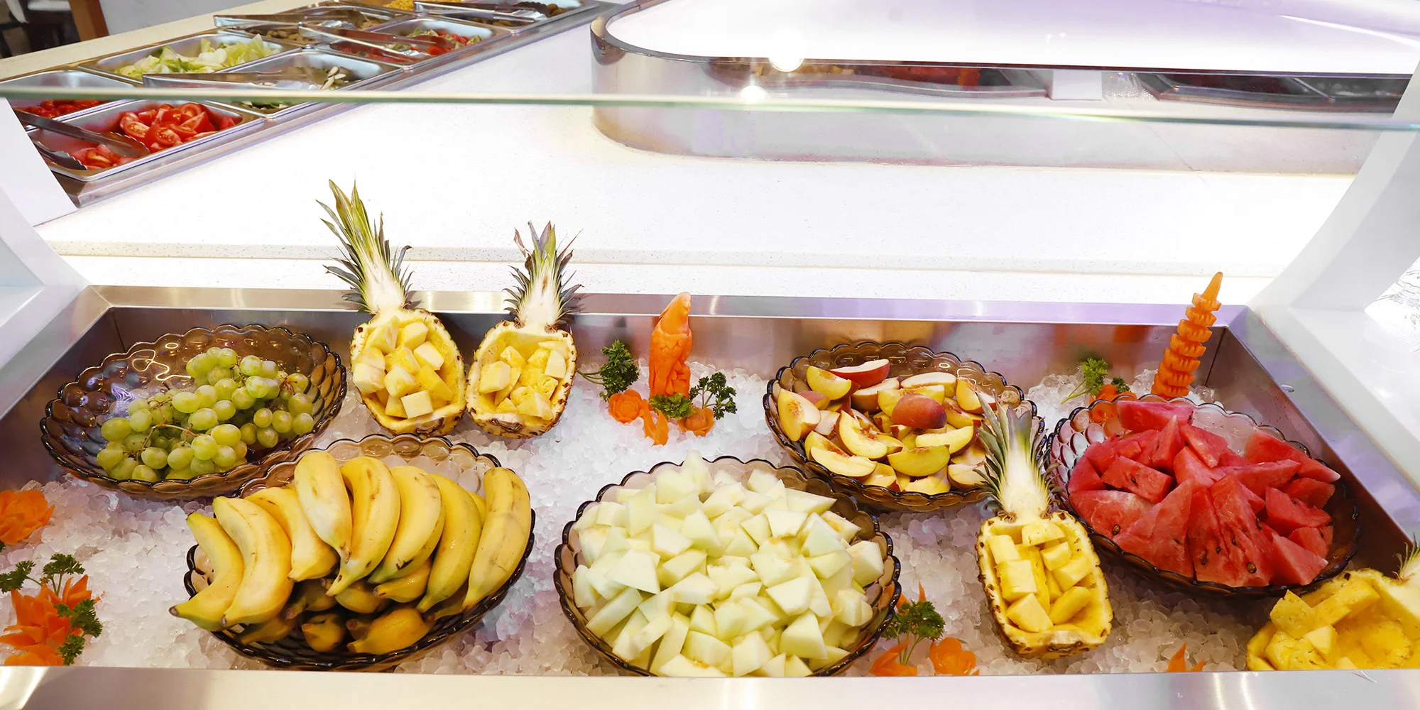 2 hodiny neomezené konzumace asijských pokrmů a dalších specialit: wok, sushi a gril bufet