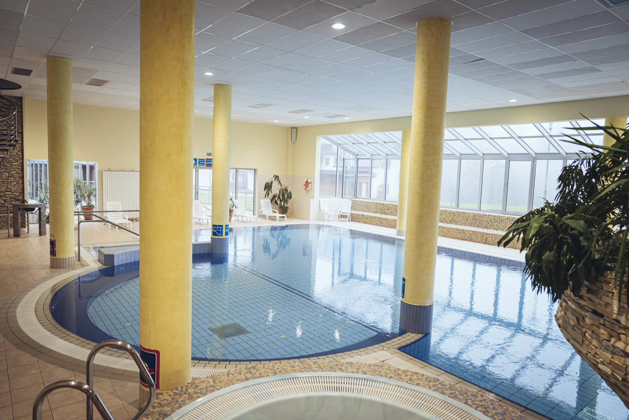 Dovolená ve Slovinsku: horský hotel u Mariboru s polopenzí a bazénem