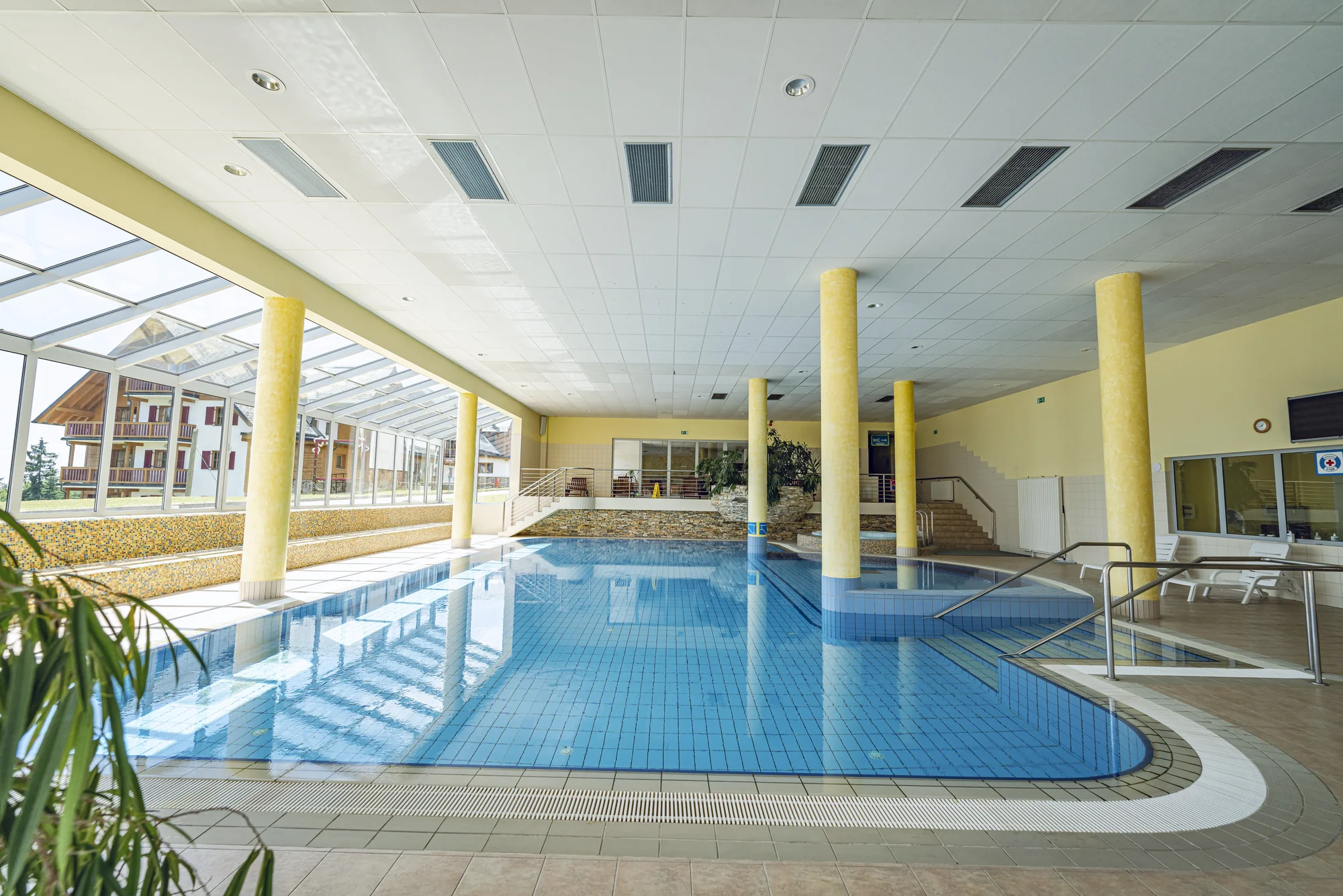Dovolená ve Slovinsku: horský hotel u Mariboru s polopenzí a bazénem