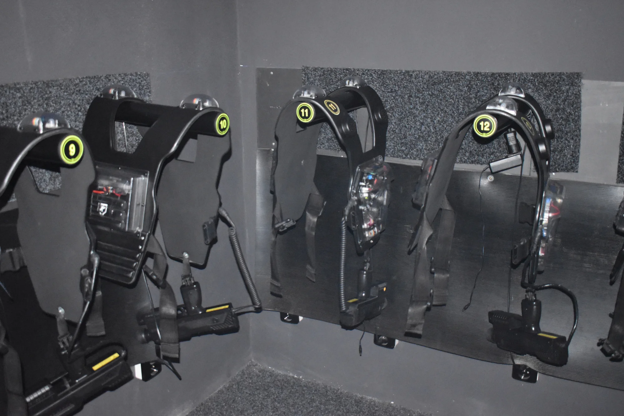 Staňte se akčními hrdiny: 15 minut laser game v nejmodernější 3D aréně