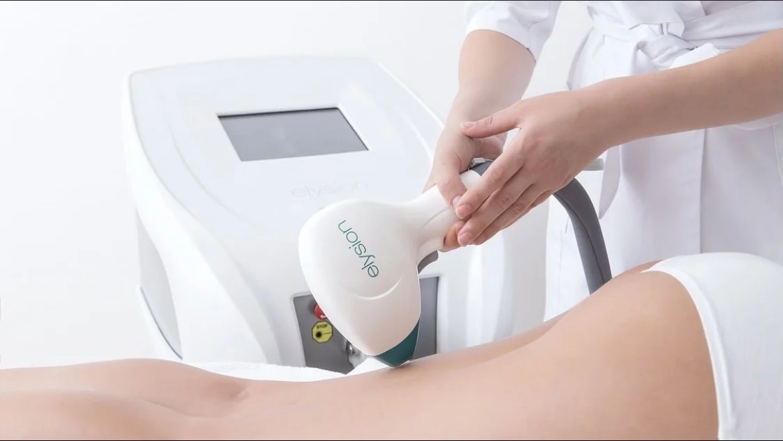 Dejte sbohem chloupkům: laserová epilace přístrojem Elysion Pro
