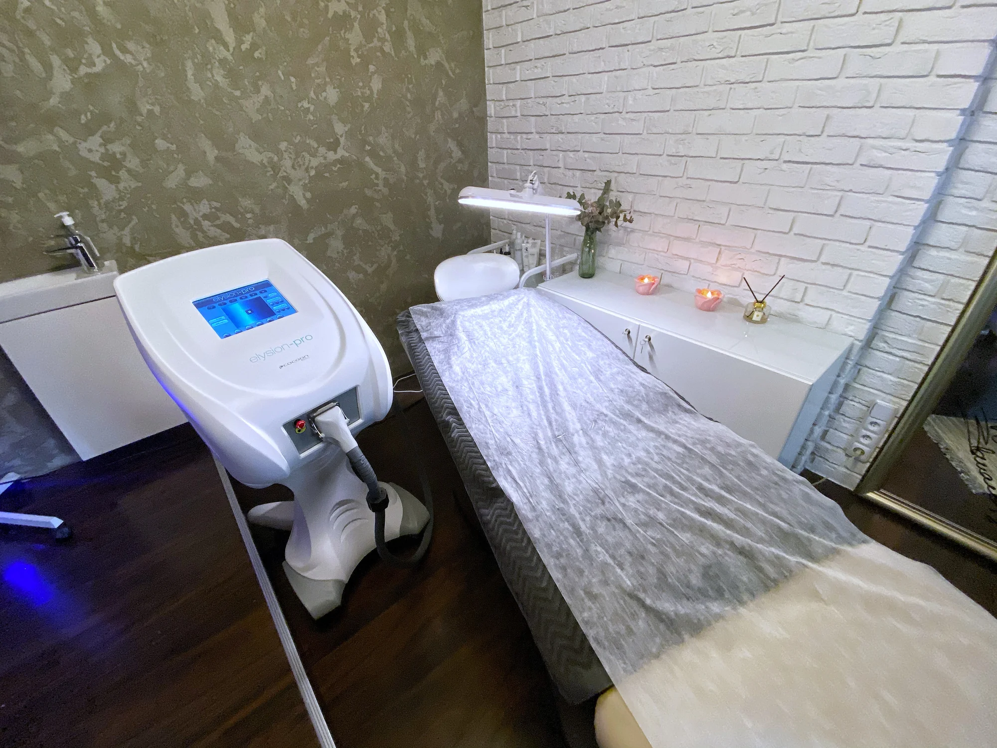 Dejte sbohem chloupkům: laserová epilace přístrojem Elysion Pro