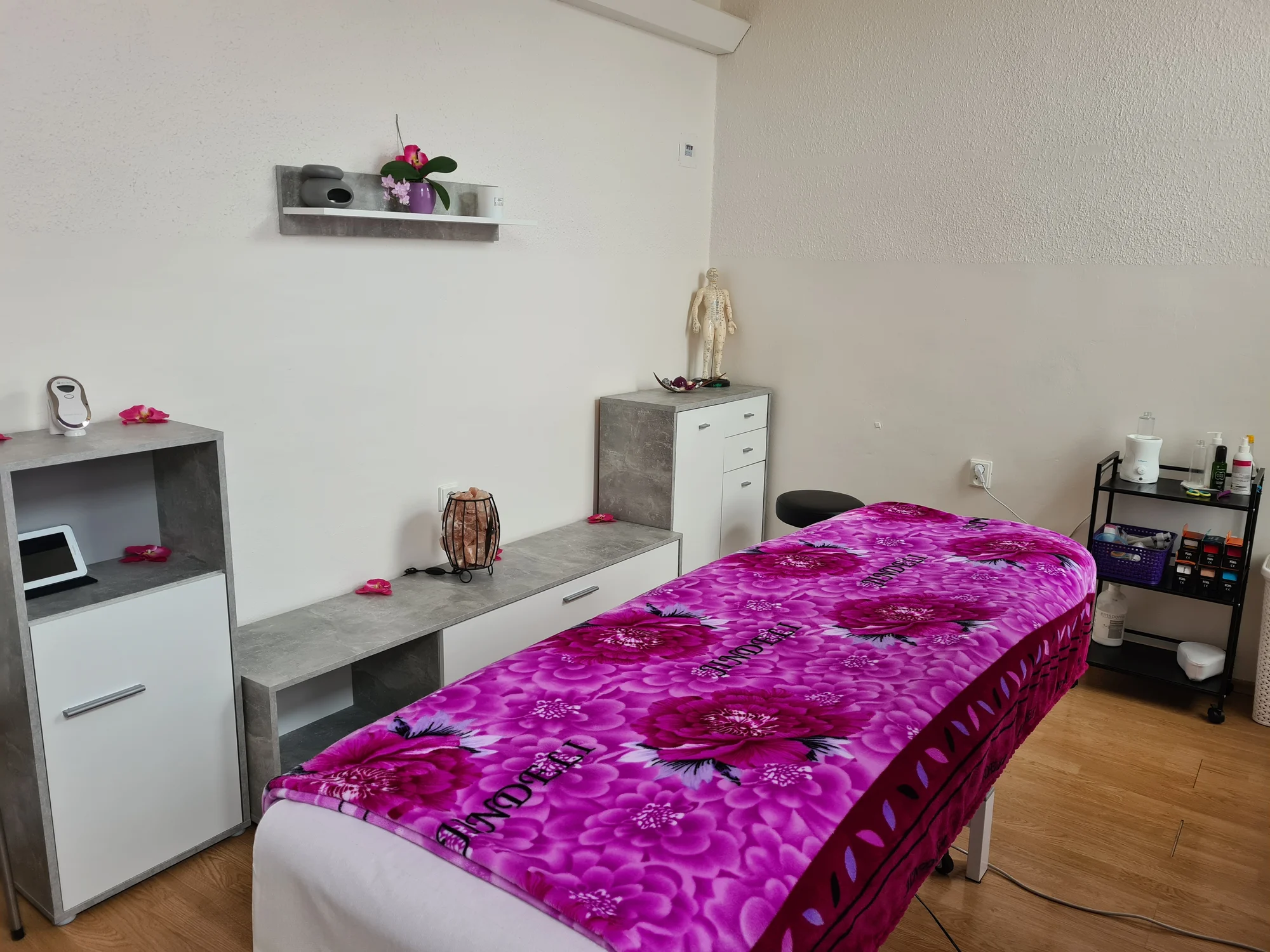 Uvolnění těla i mysli: aroma masáž nebo bylinný rituál z Bali na 70 až 130 minut