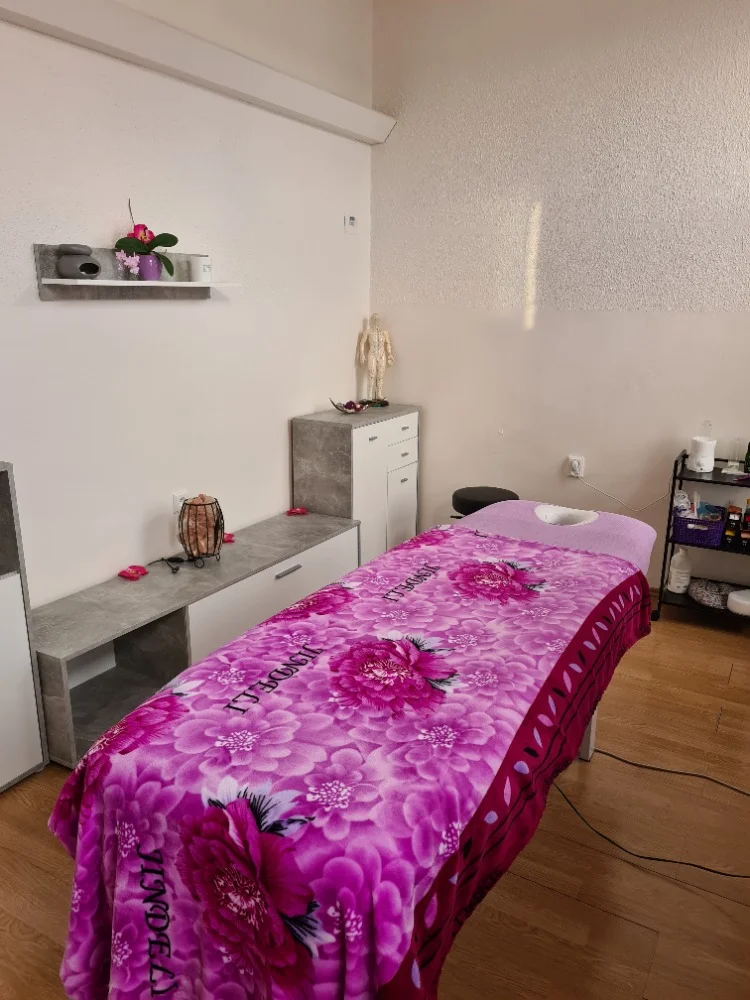 Uvolnění těla i mysli: aroma masáž nebo bylinný rituál z Bali na 70 až 130 minut