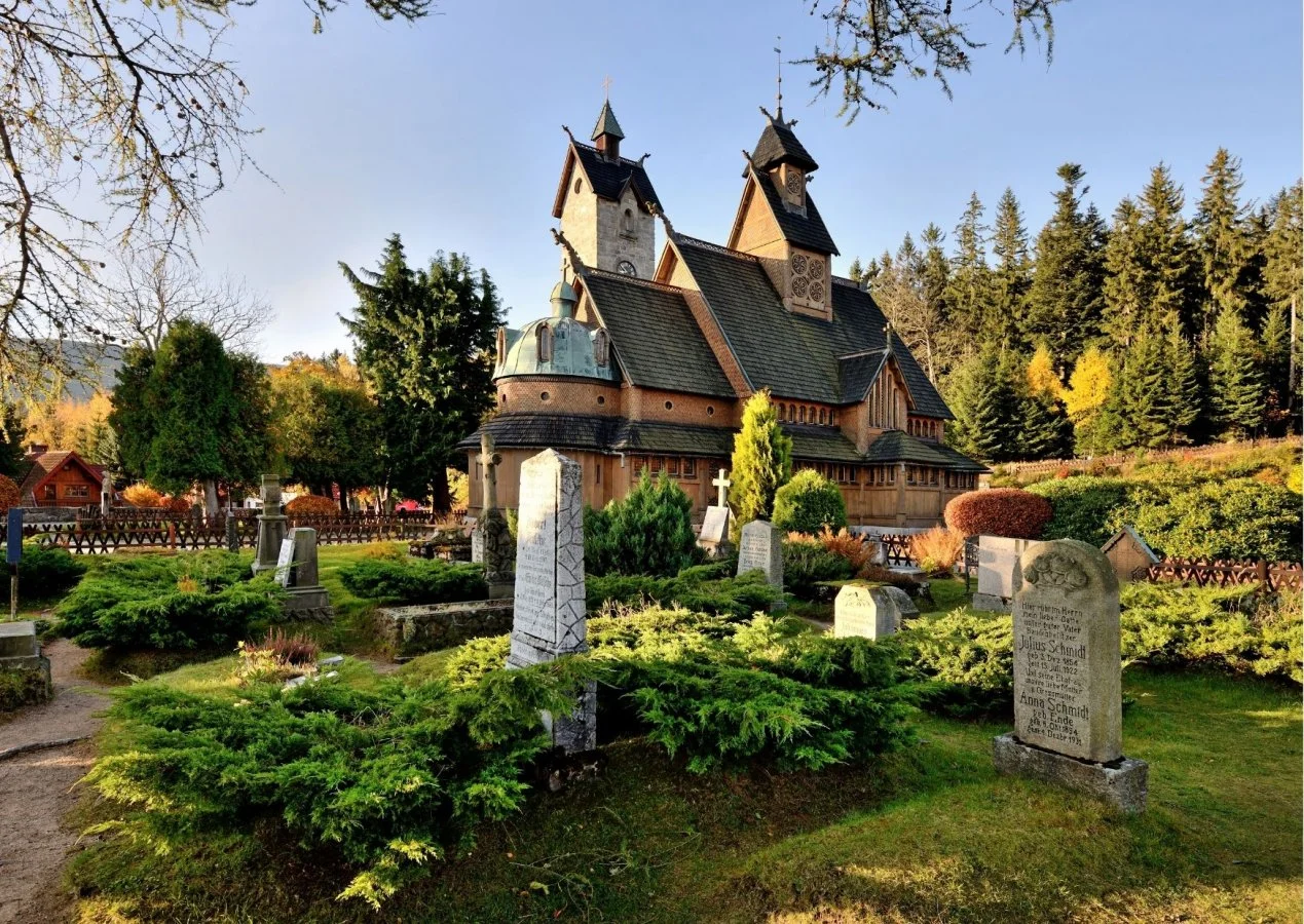 Polské Krkonoše, Karpacz: resort v alpském stylu, neomezený wellness a snídaně či polopenze