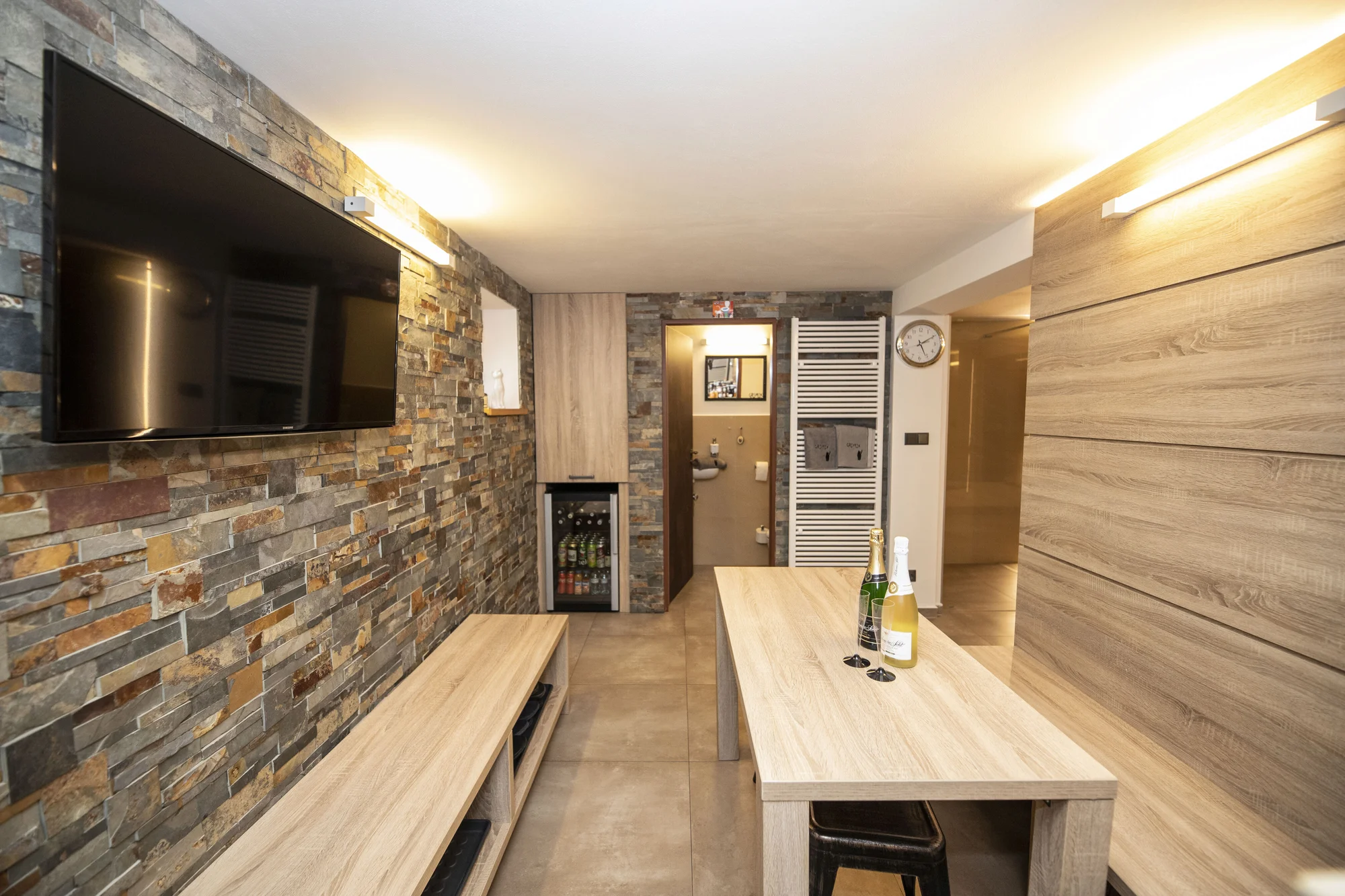 Luxusní privátní wellness v poloroubence: 120 minut relaxace až pro 4 osoby