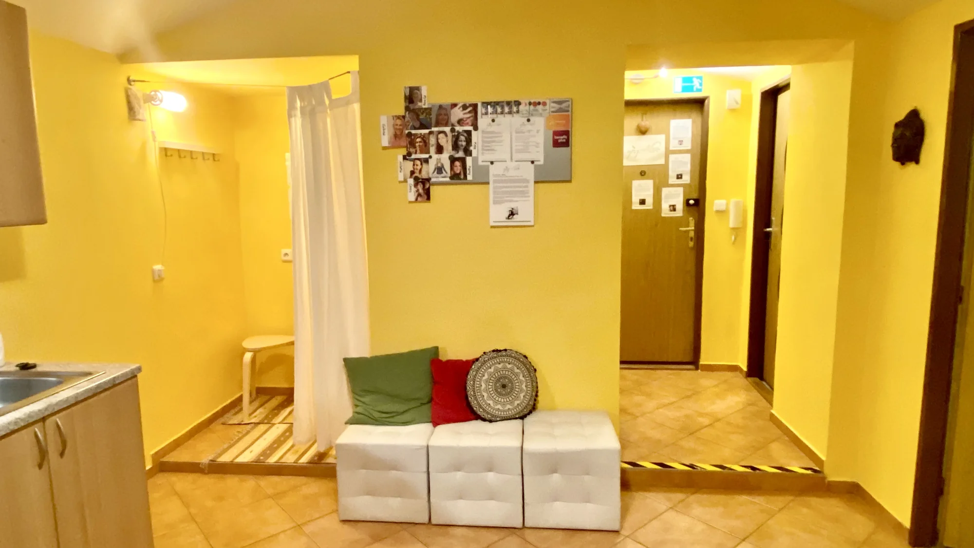 Pro zdraví těla i duše: 1–5 lekcí večerní jógy nebo pilates dle výběru na Vinohradech