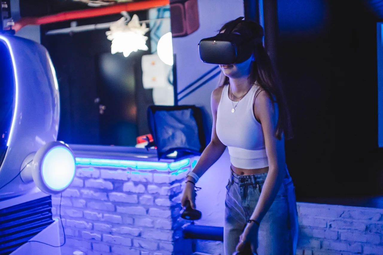 Virtuální realita v centru Brna: 30–60 minut hry pro jednoho i dva pařany