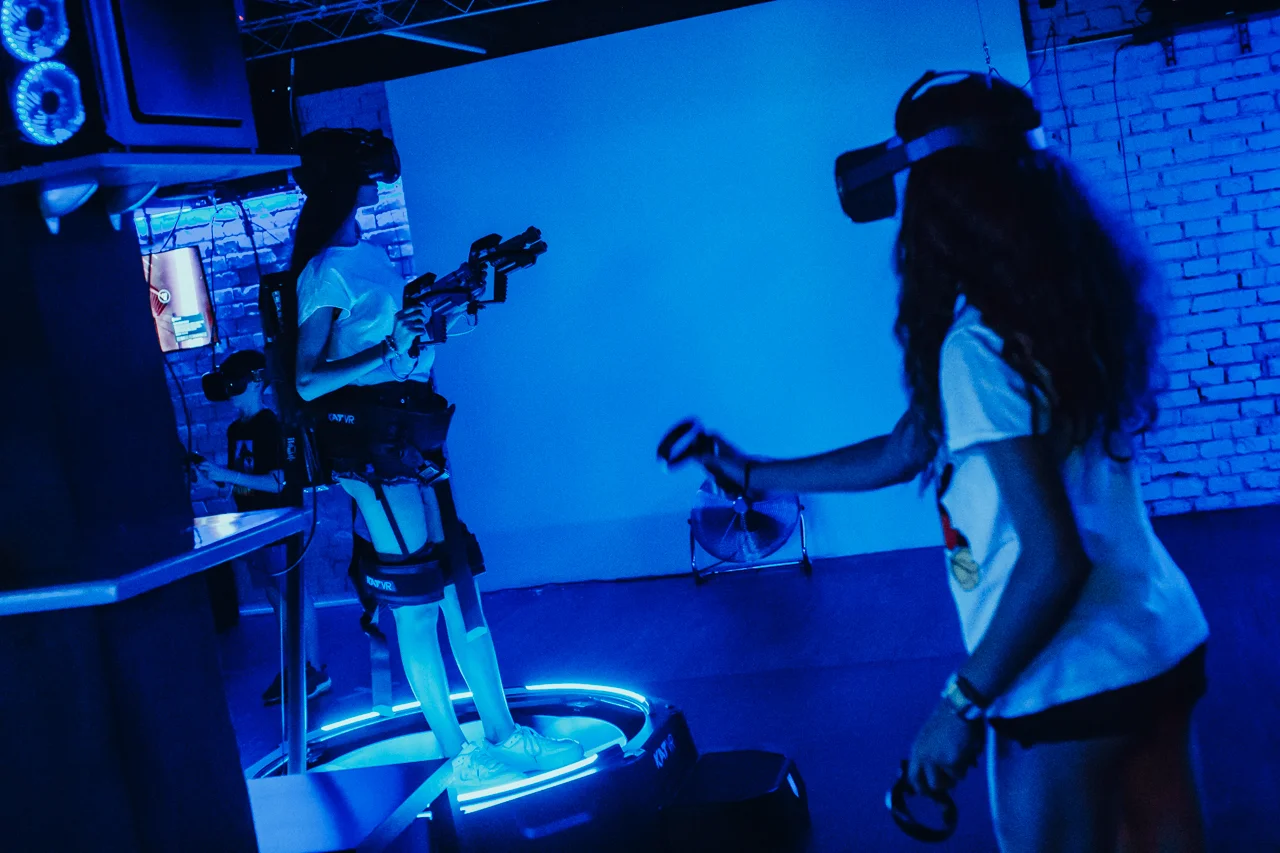 Virtuální realita s pohybovou platformou KAT VR Walk: 15 až 60 minut hry