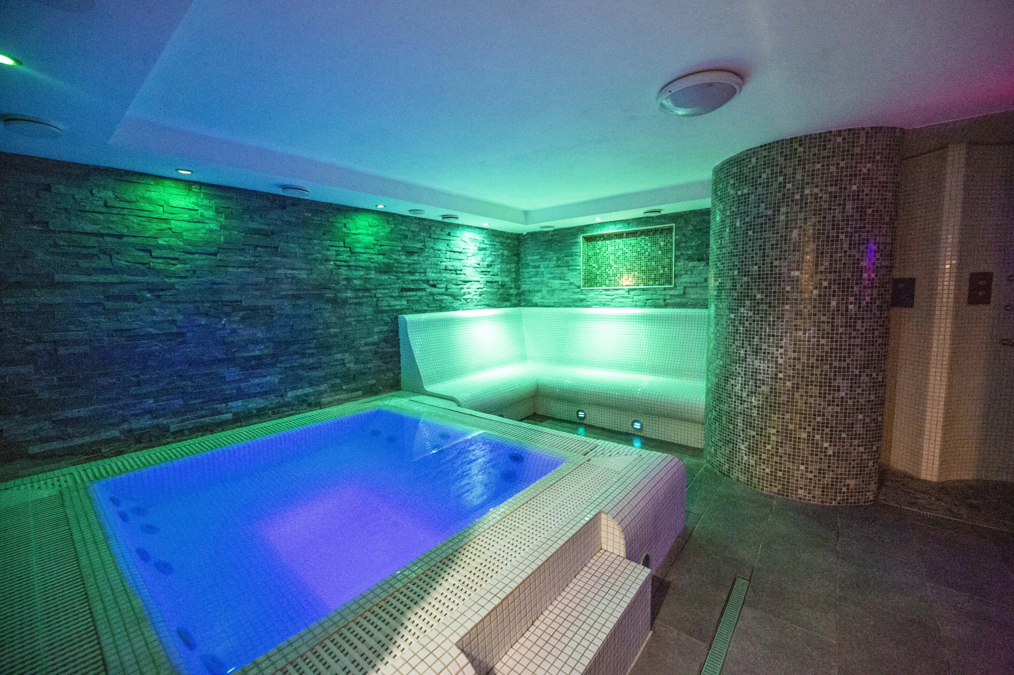 Pobyt v Beskydech se snídaní, kreditem na večeři a privátním vstupem do wellness