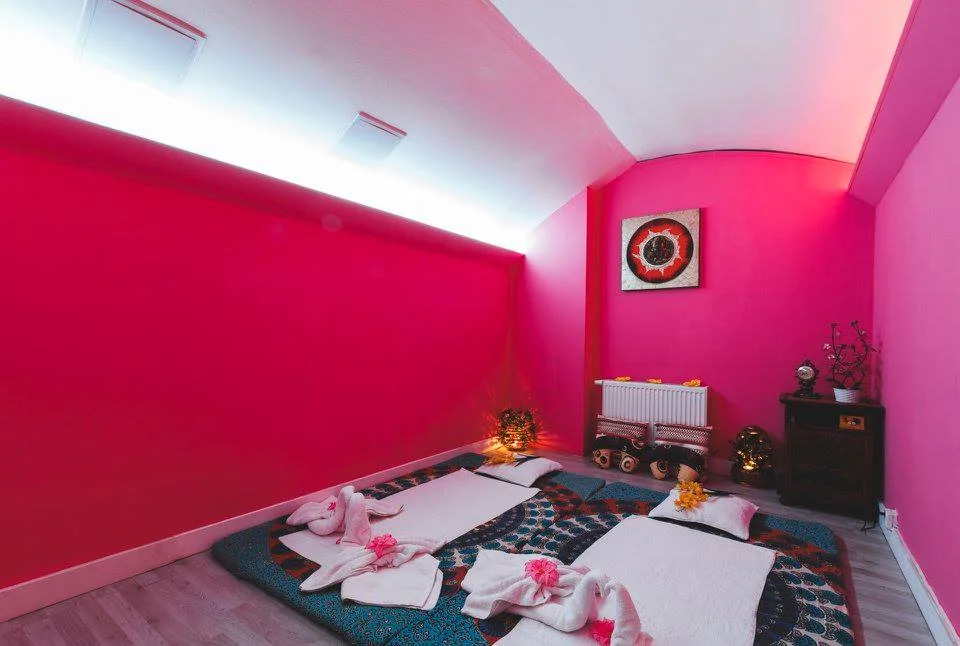 Intenzivní relax pro dva: finská sauna a 60–90min. masáž dle výběru