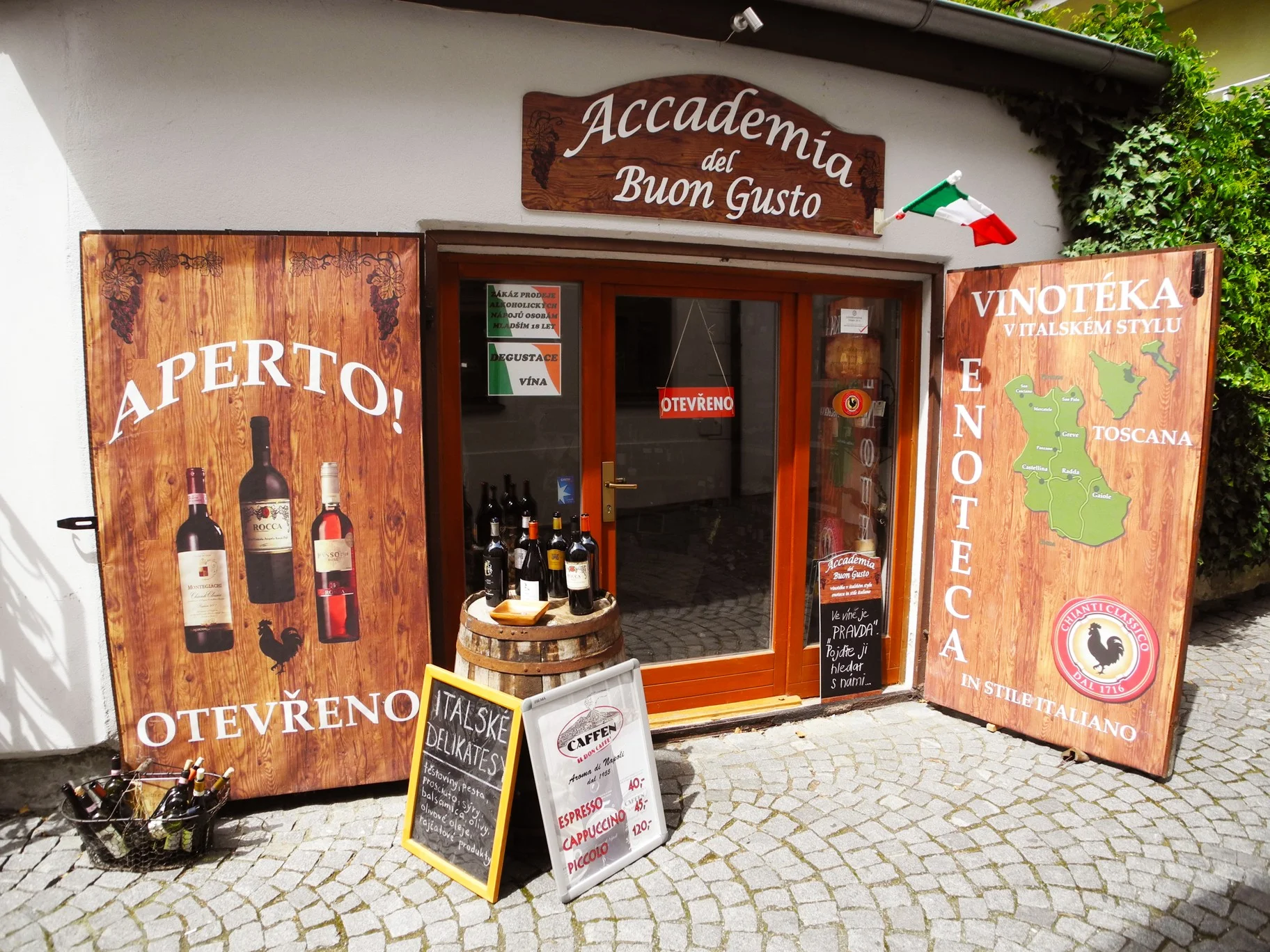 Degustace 12 stáčených italských vín pro jednu až čtyři osoby