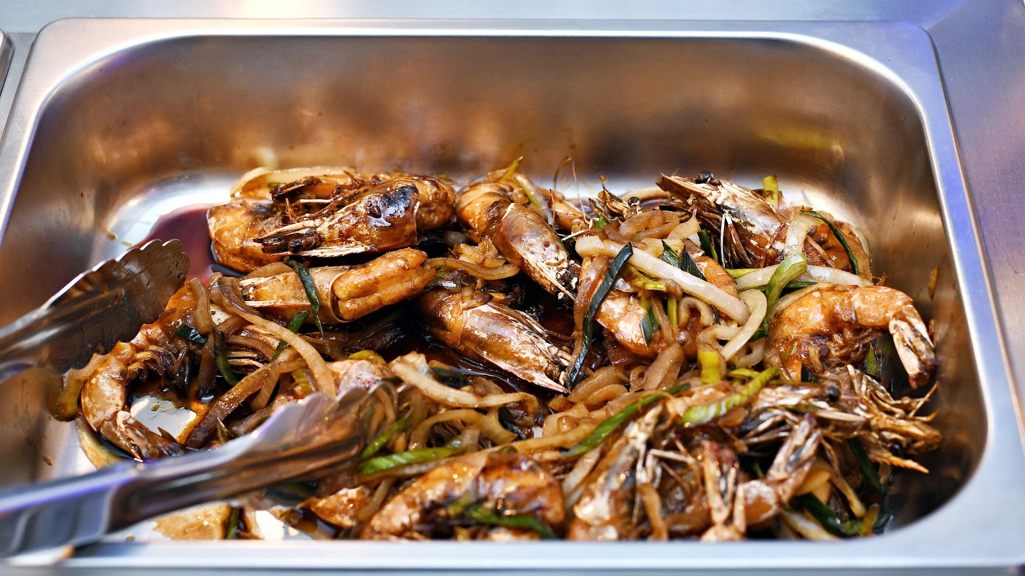Snězte, co můžete v Bufet GoWok na Smíchově: sushi, wok i grilované speciality a nápoj
