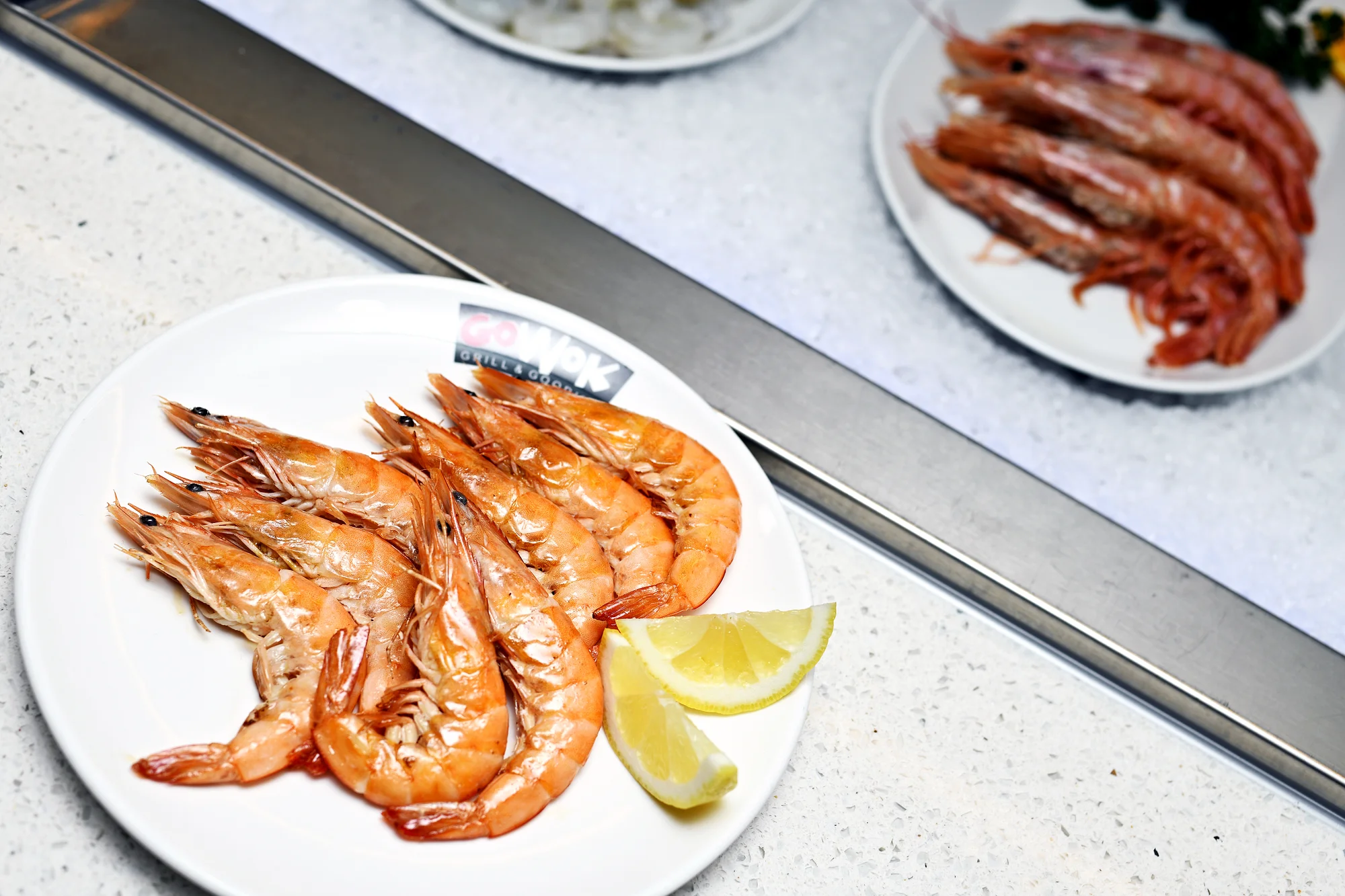 Snězte, co můžete v Bufet GoWok na Smíchově: sushi, wok i grilované speciality a nápoj