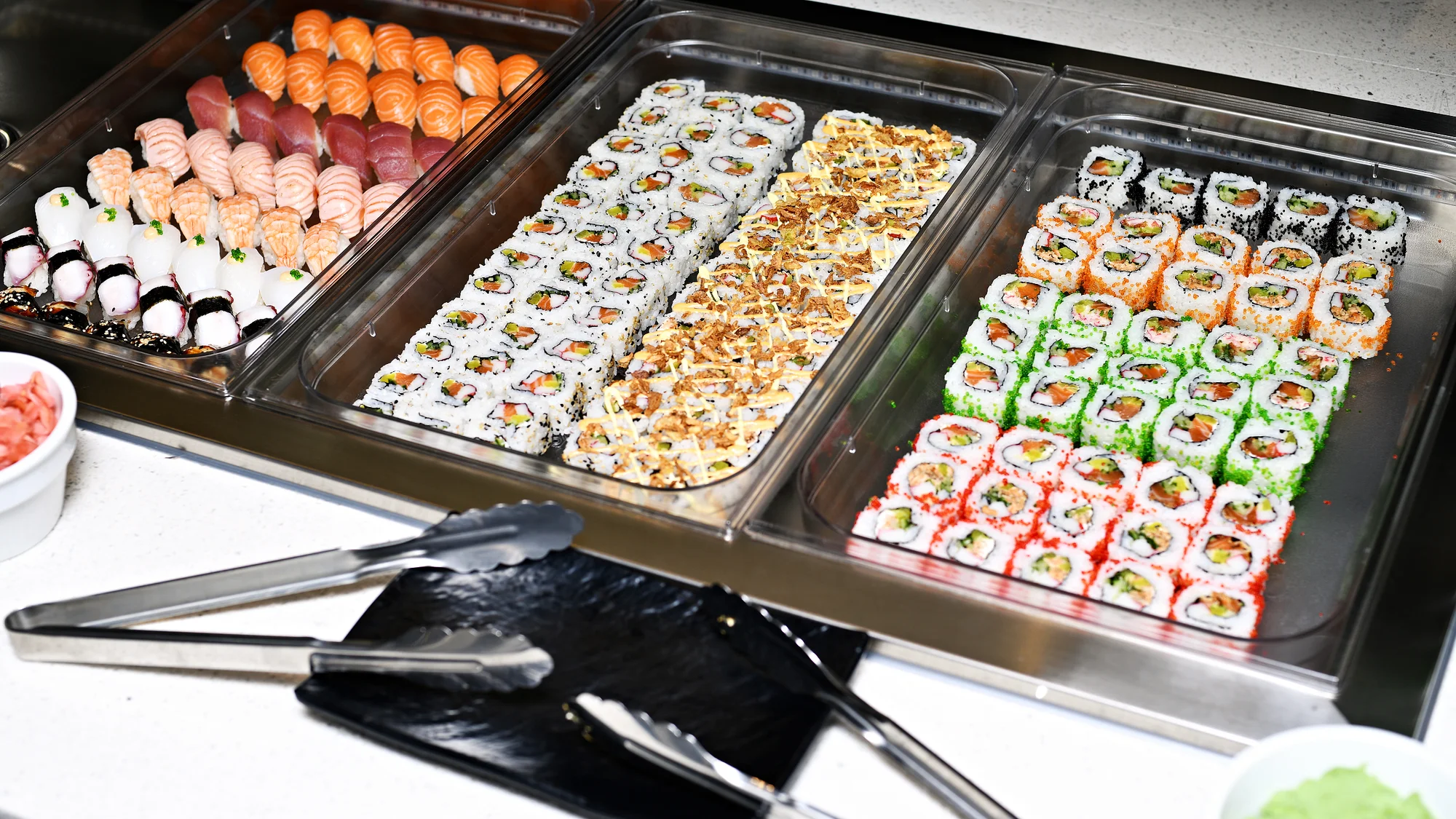 Snězte, co můžete v Bufet GoWok na Smíchově: sushi, wok i grilované speciality a nápoj