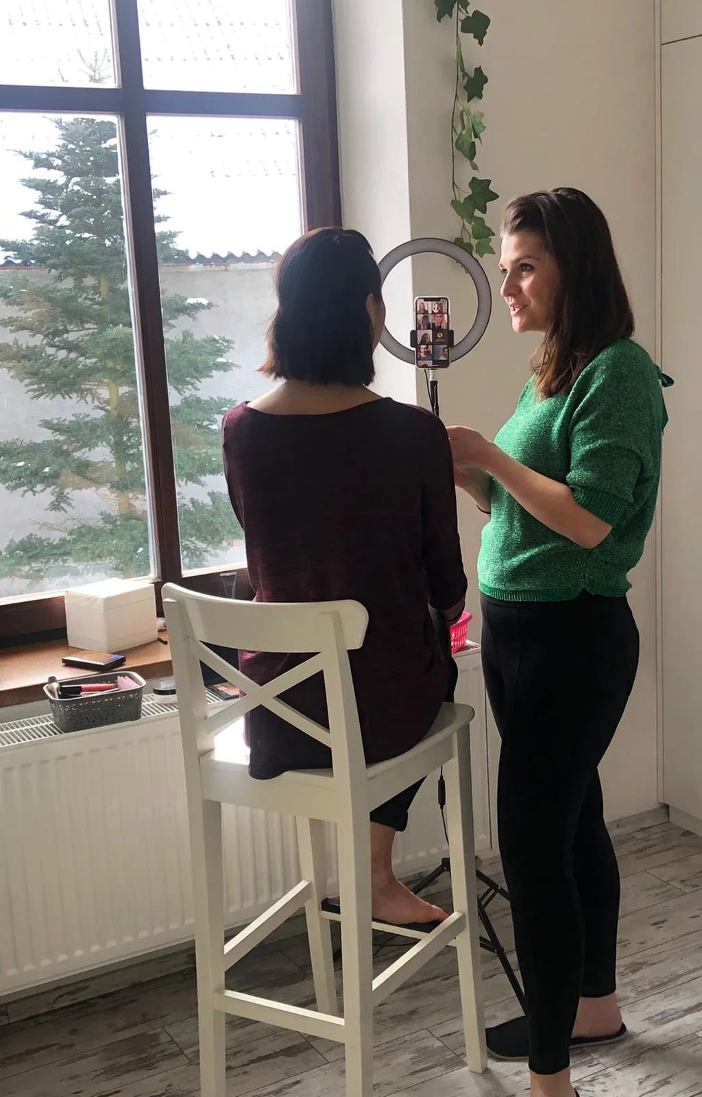 2hodinový kurz sebelíčení pro 1–4 osoby i make-up
