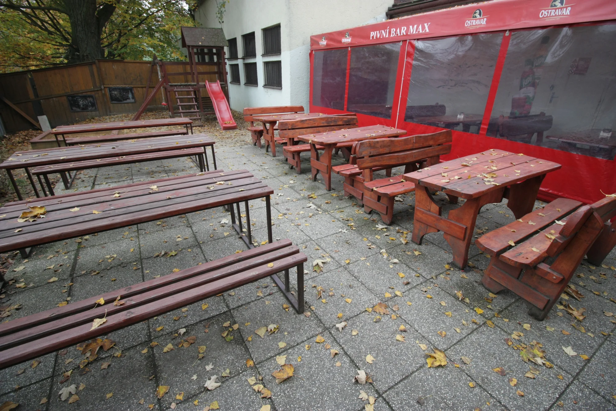 Nálož masa: 300 či 500 g tataráku ze zadního hovězího s topinkami
