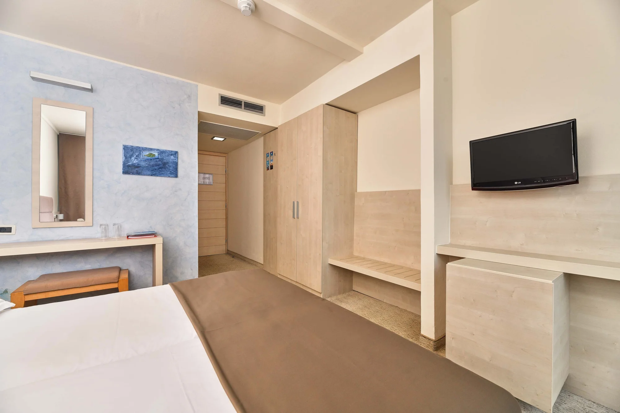 Dovolená v Poreči na Istrii: hotel 100 m od pláže, bazény, polopenze+ a 1 dítě do 11,9 let zdarma