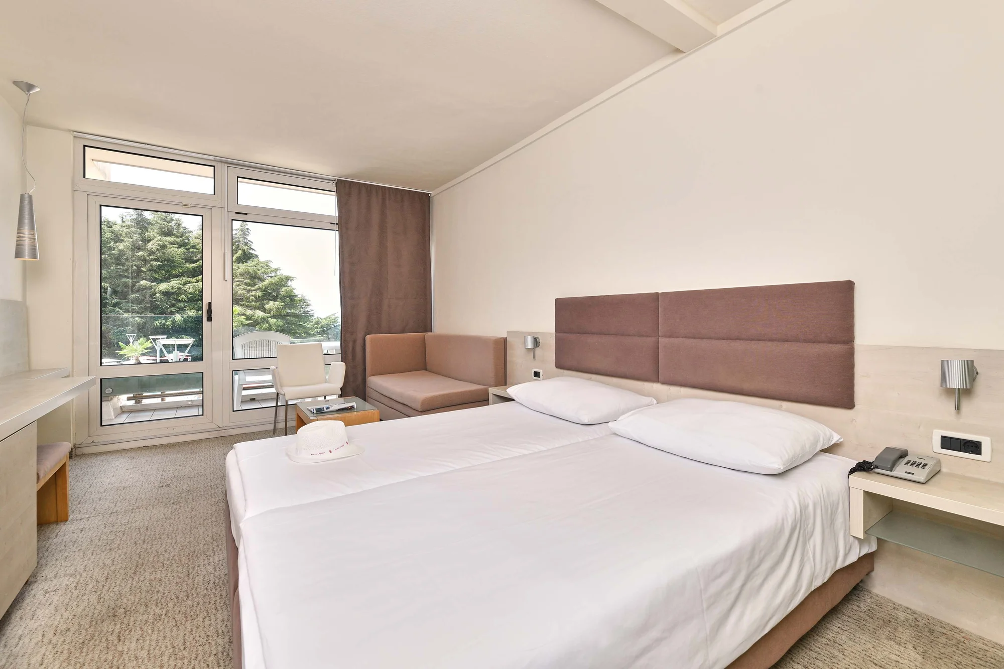 Dovolená v Poreči na Istrii: hotel 100 m od pláže, bazény, polopenze+ a 1 dítě do 11,9 let zdarma