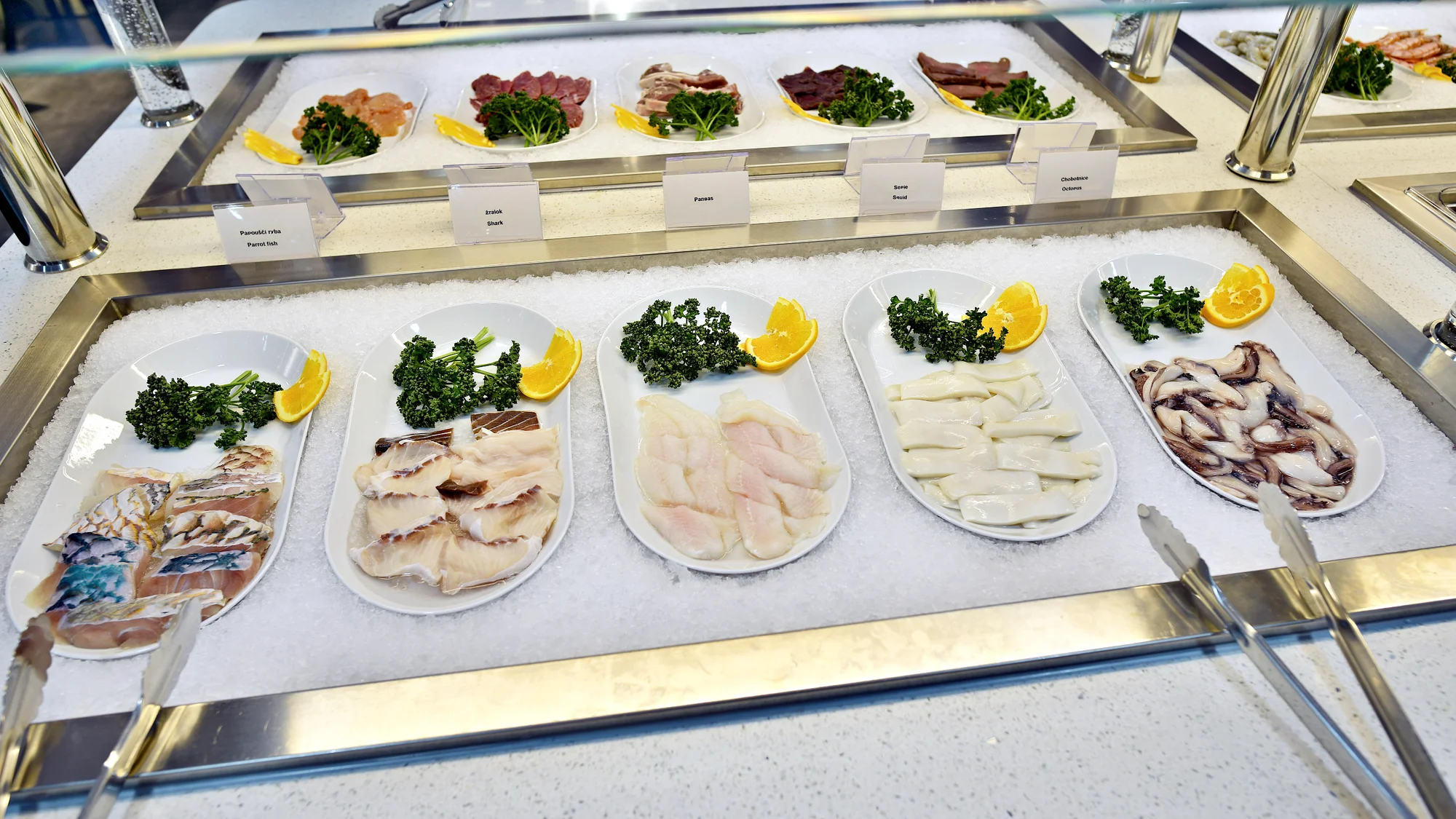 Snězte, co můžete v Bufet GoWok na Smíchově: sushi, wok i grilované speciality a nápoj