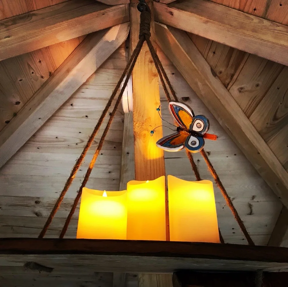 Pobyt se snídaní až pro 4 osoby v plně vybaveném treehousu na jihu Čech: žádné Wi-Fi, jen božský klid a sauna