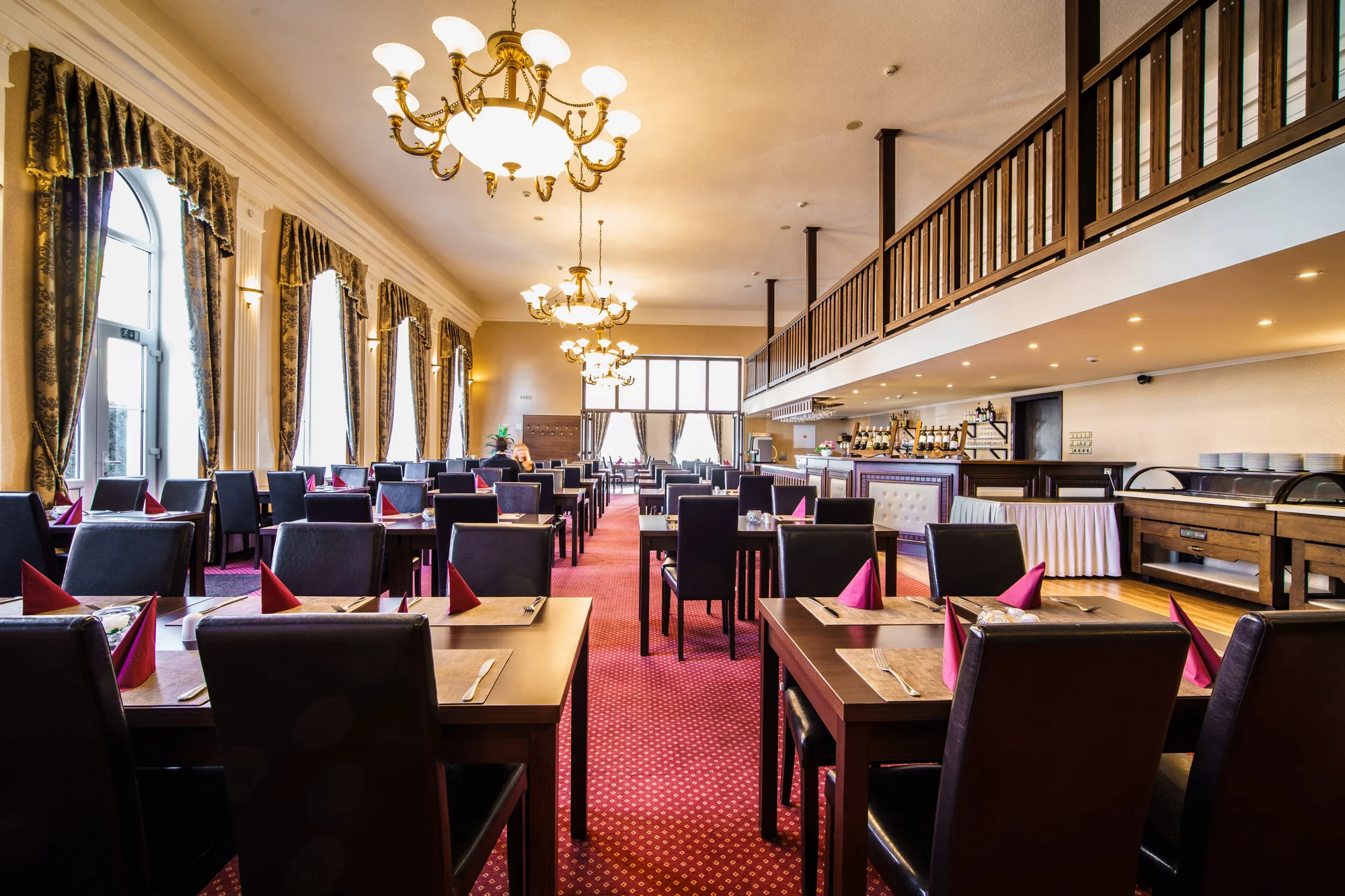Thajské pohlazení v délce 70 minut: zábal, masáž a sleva do restaurace