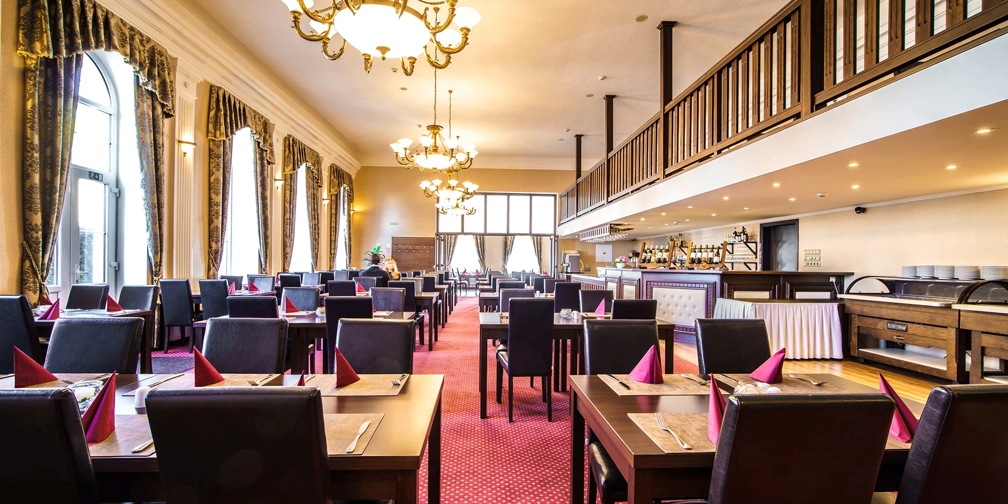 Párová relaxace v soukromí: 50 min. ve vířivce, limonáda i sleva do restaurace