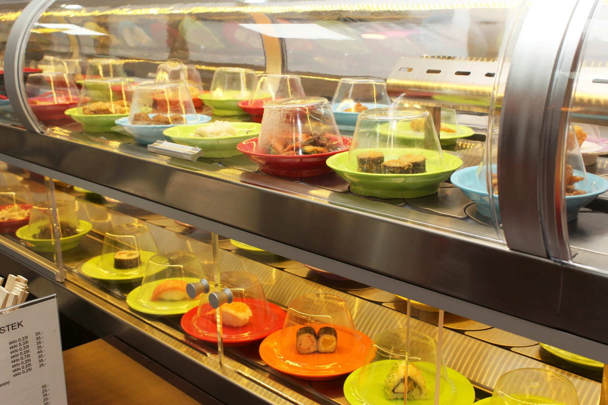 Running sushi: 2hodinová asijská hostina plná dobrot, všední dny i víkendy