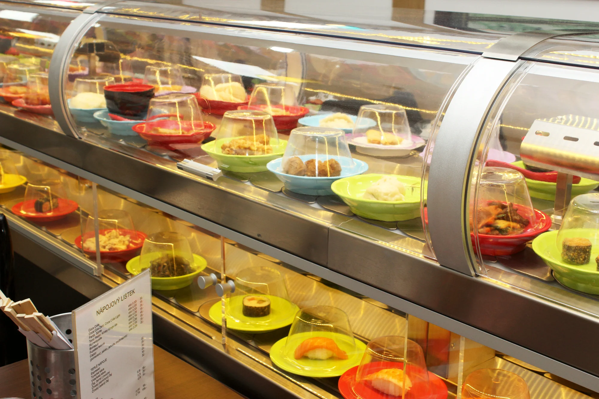 Running sushi: 2hodinová asijská hostina plná dobrot, všední dny i víkendy