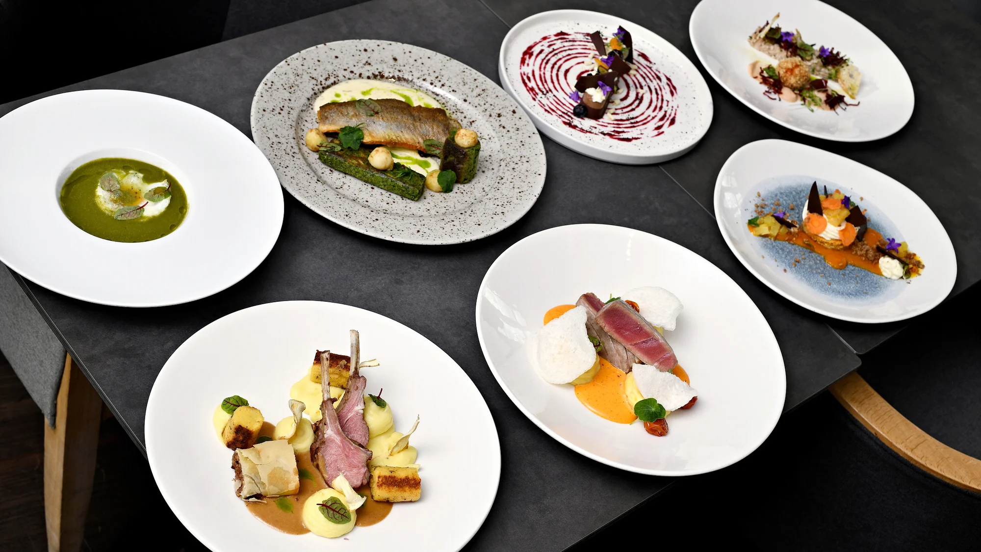 Restaurace v 7. patře Tančícího domu: 3chodové menu pro 2 osoby podle výběru
