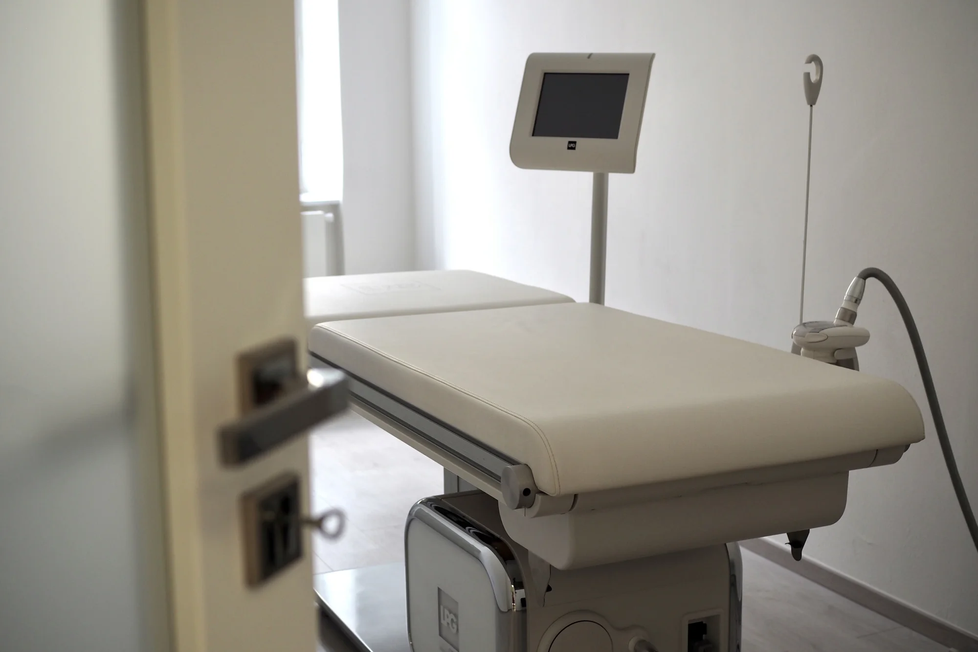 Depilace cukrovou pastou partie dle výběru: podpaží, ruce, nohy, záda i intimní partie