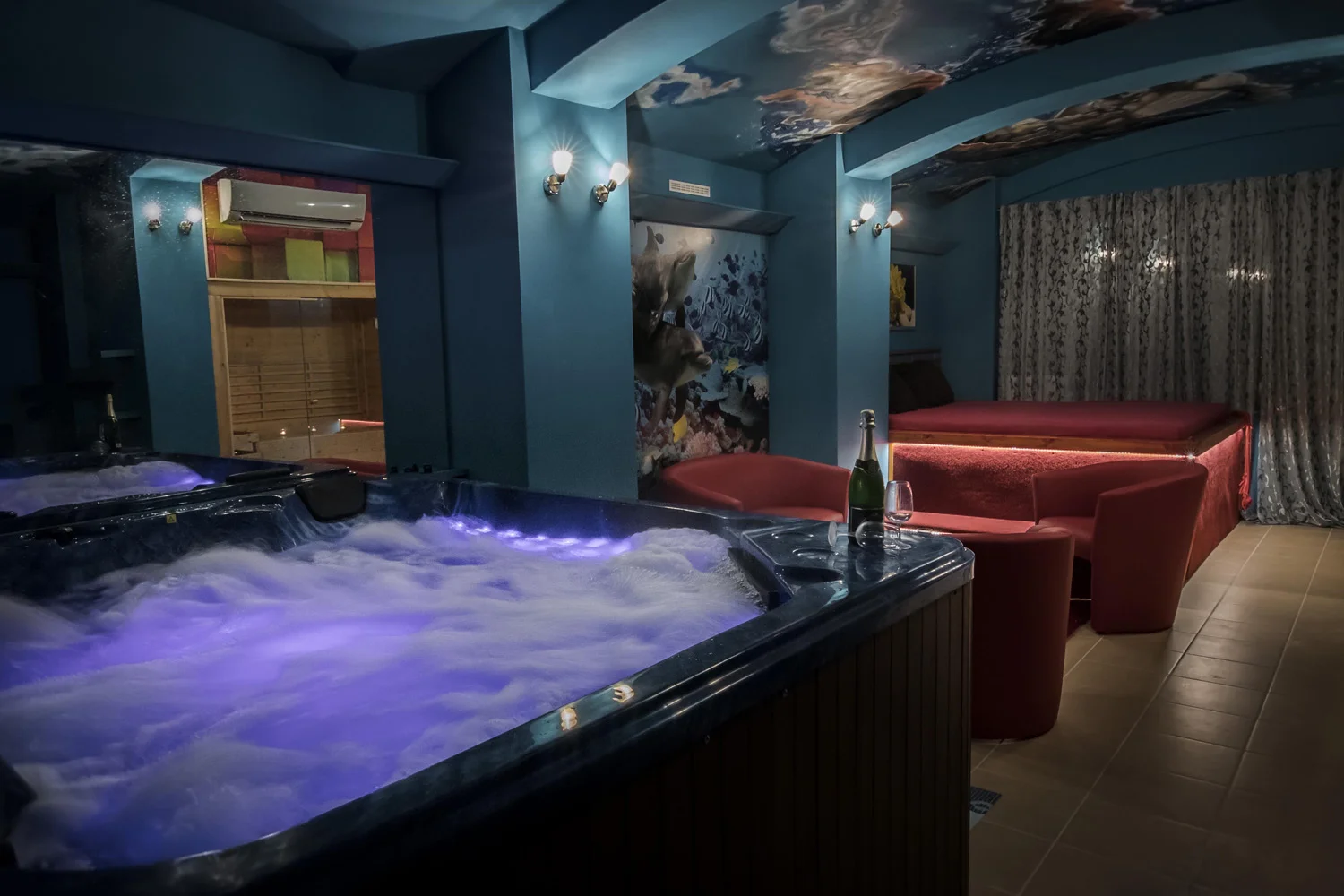 Romantika v privátním wellness: krb, sauna a vířivka na 2 hod. nebo celou noc