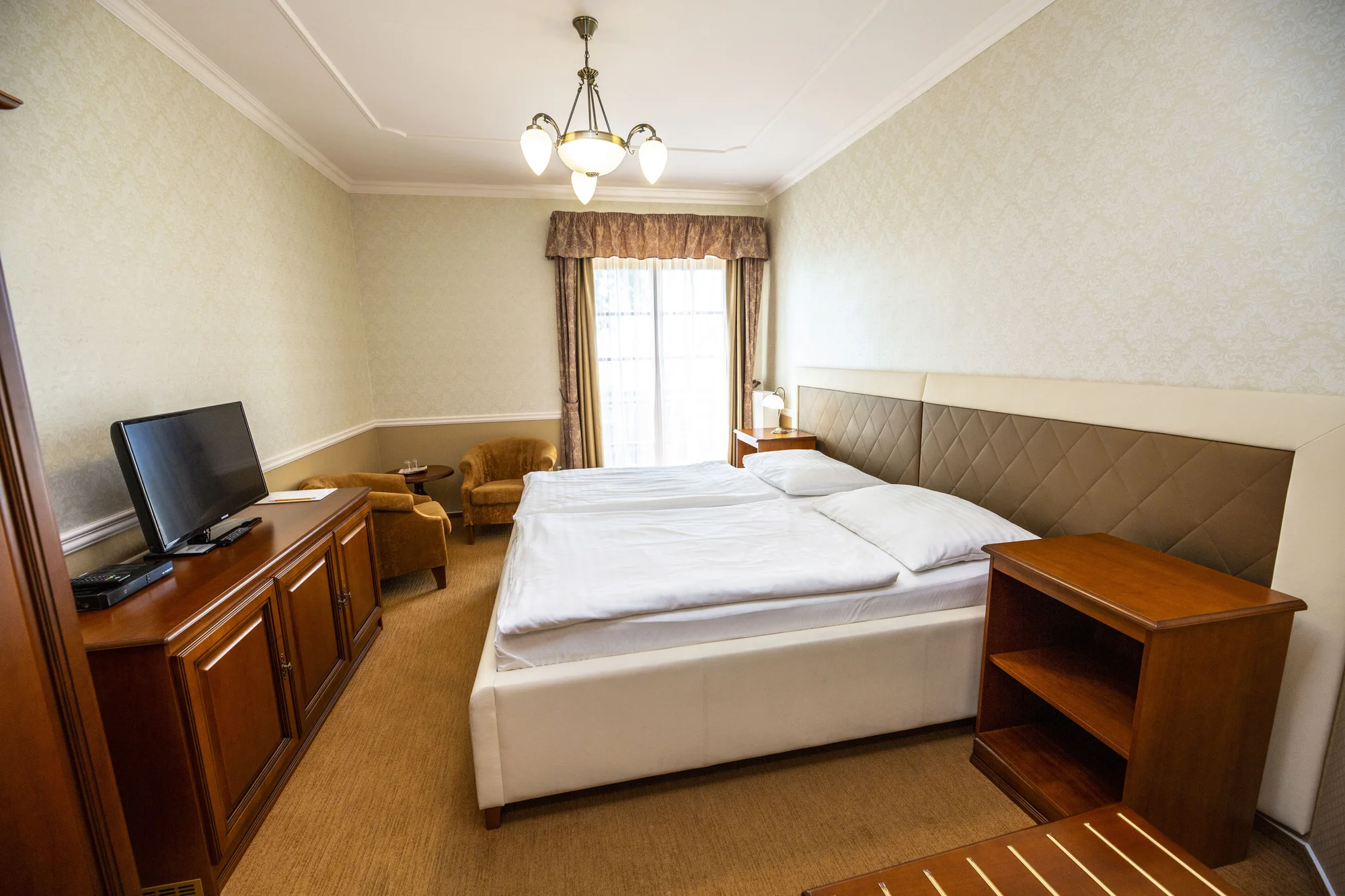 Romantika na jihu Čech: pobyt v oceňovaném hotelu s jídlem i privátním wellness či masáží