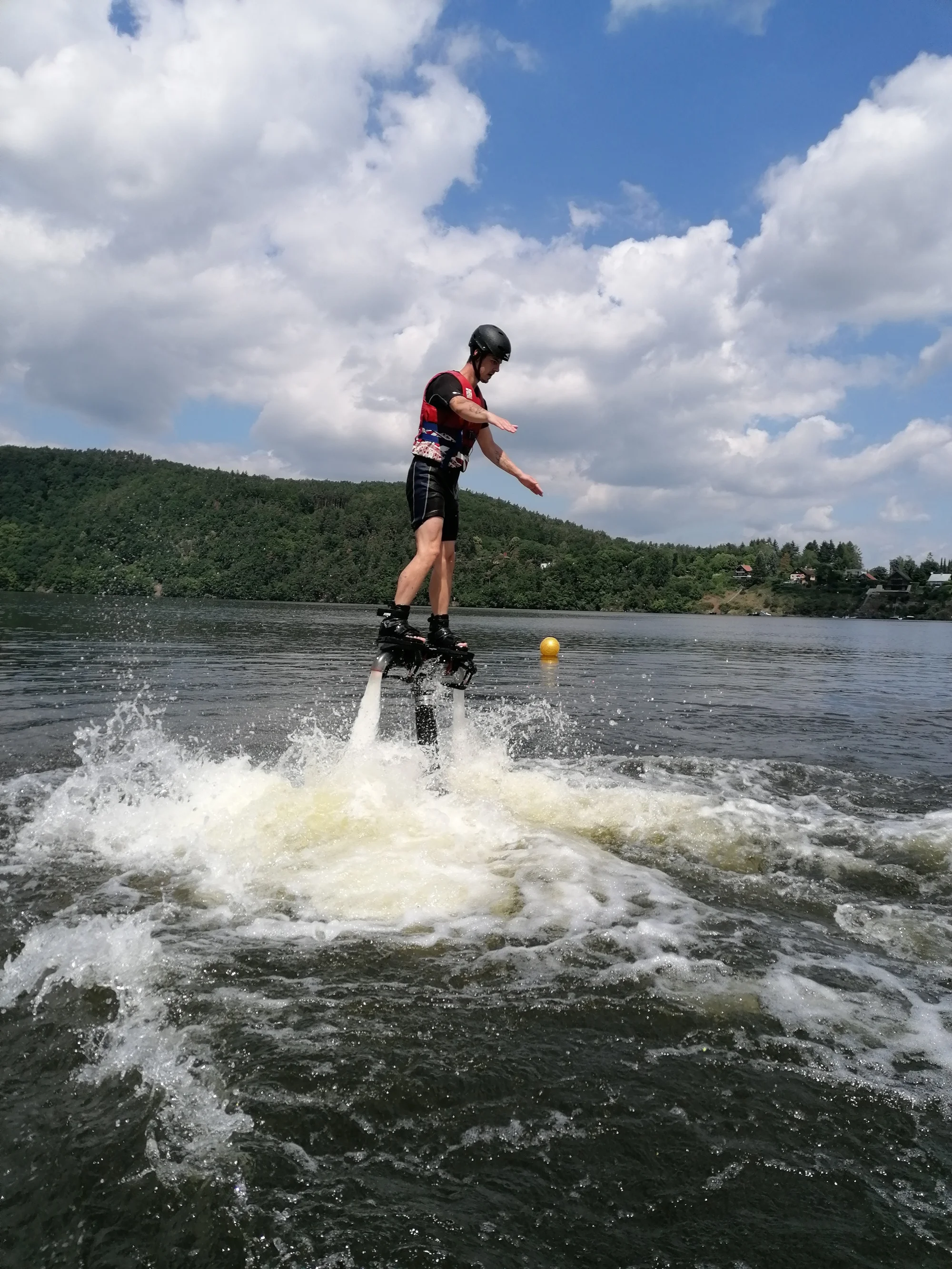 Flyboard: let nad hladinou v Brně, Ostravě, Plzni, Praze nebo České Lípě