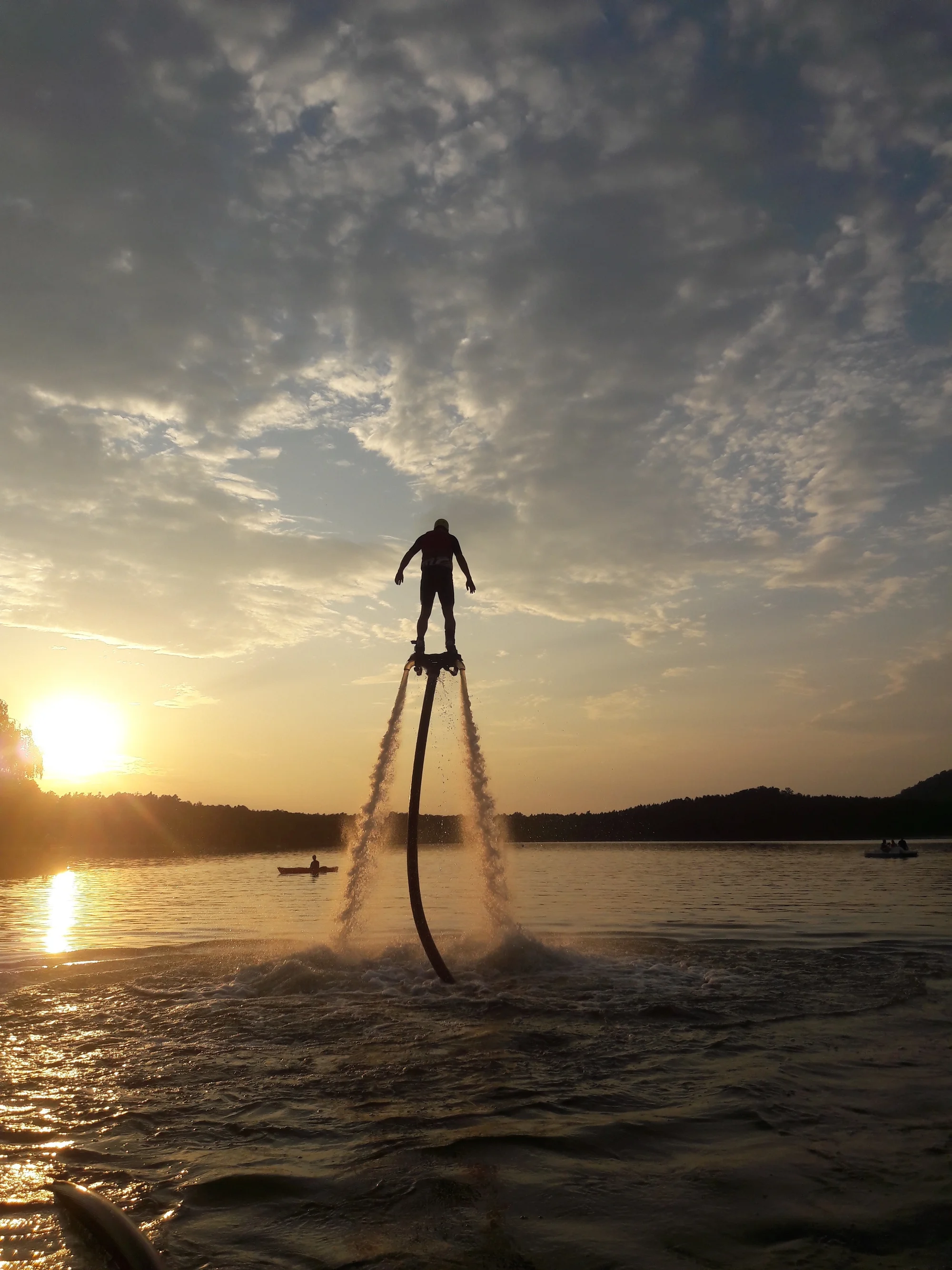 Flyboard: let nad hladinou v Brně, Ostravě, Plzni, Praze nebo České Lípě